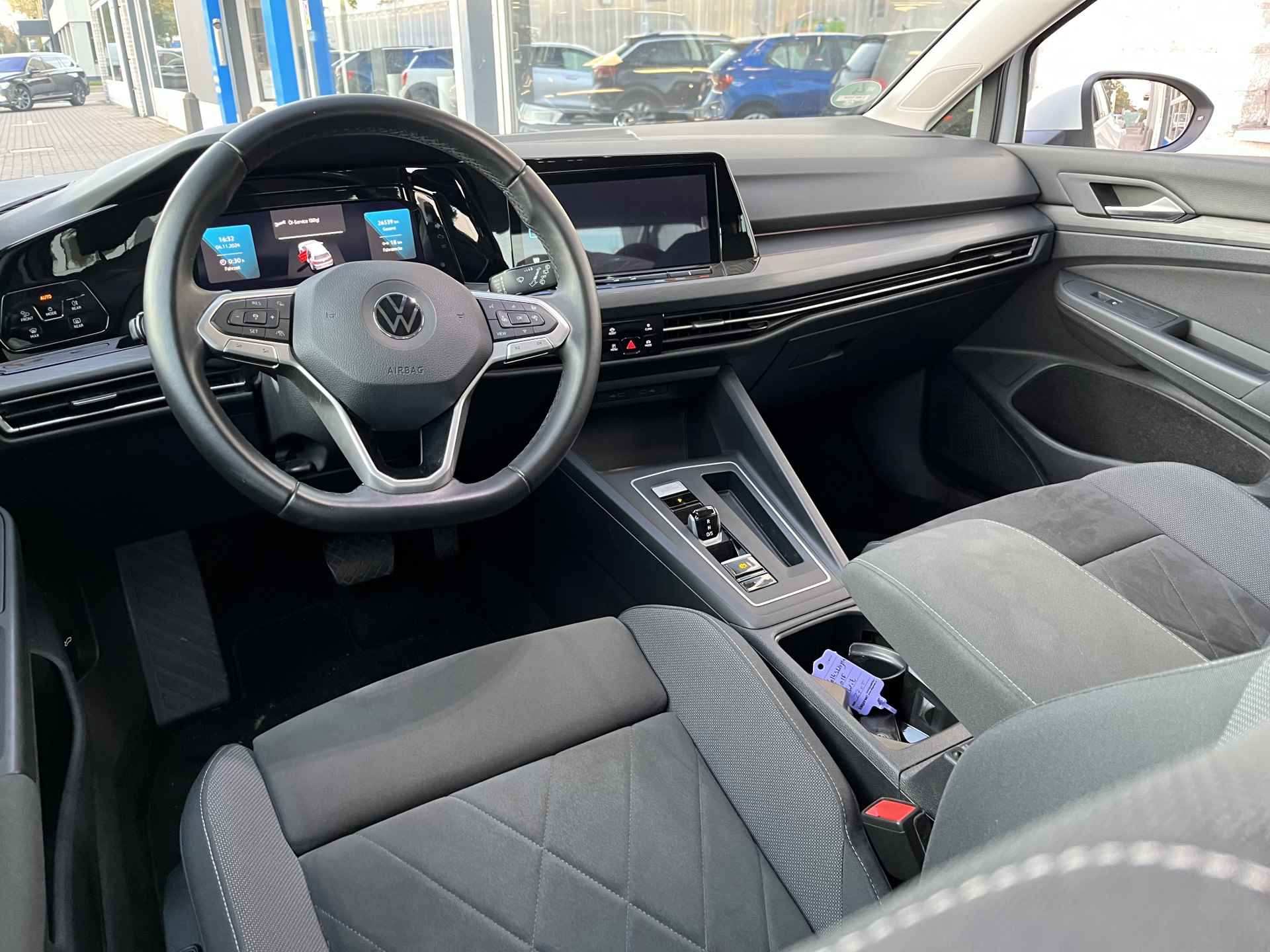 Volkswagen Golf 1.4 eHybrid Style / AUTOMAAT/ PARK. SENSOREN/ MATRIX/ ERGO ACTIVE/ MEMORY SEATS/ STOEL EN STUUR VERWARM./ ADAPT. CRUISE/ APP CONNECT/ NAVI/ CLIMA/ DAB/ - 8/27