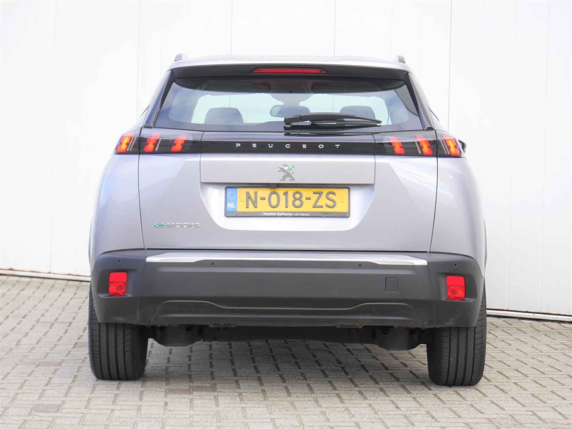 Peugeot e-2008 EV Allure 50 kWh 8% Bijtelling | 1-Fase | Apple Carplay/Android Auto | 3D-Cockpit | 17-Inch Lichtmetalen Velgen | Cruise Control | Camera Achter - 16/59