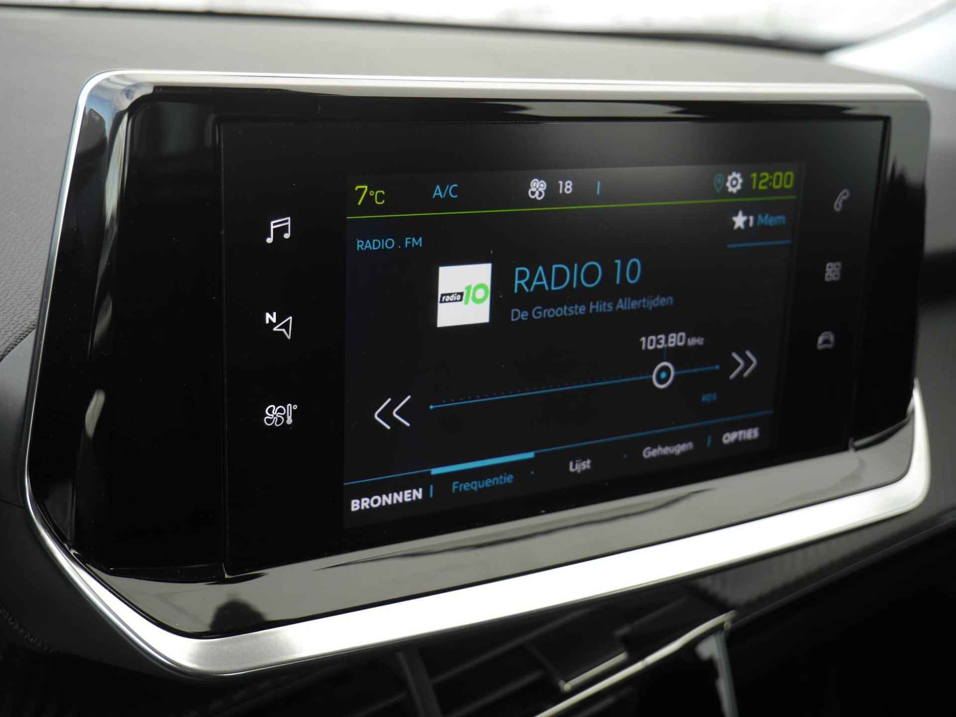 Peugeot e-2008 EV Allure 50 kWh 8% Bijtelling | 1-Fase | Apple Carplay/Android Auto | 3D-Cockpit | 17-Inch Lichtmetalen Velgen | Cruise Control | Camera Achter - 33/59