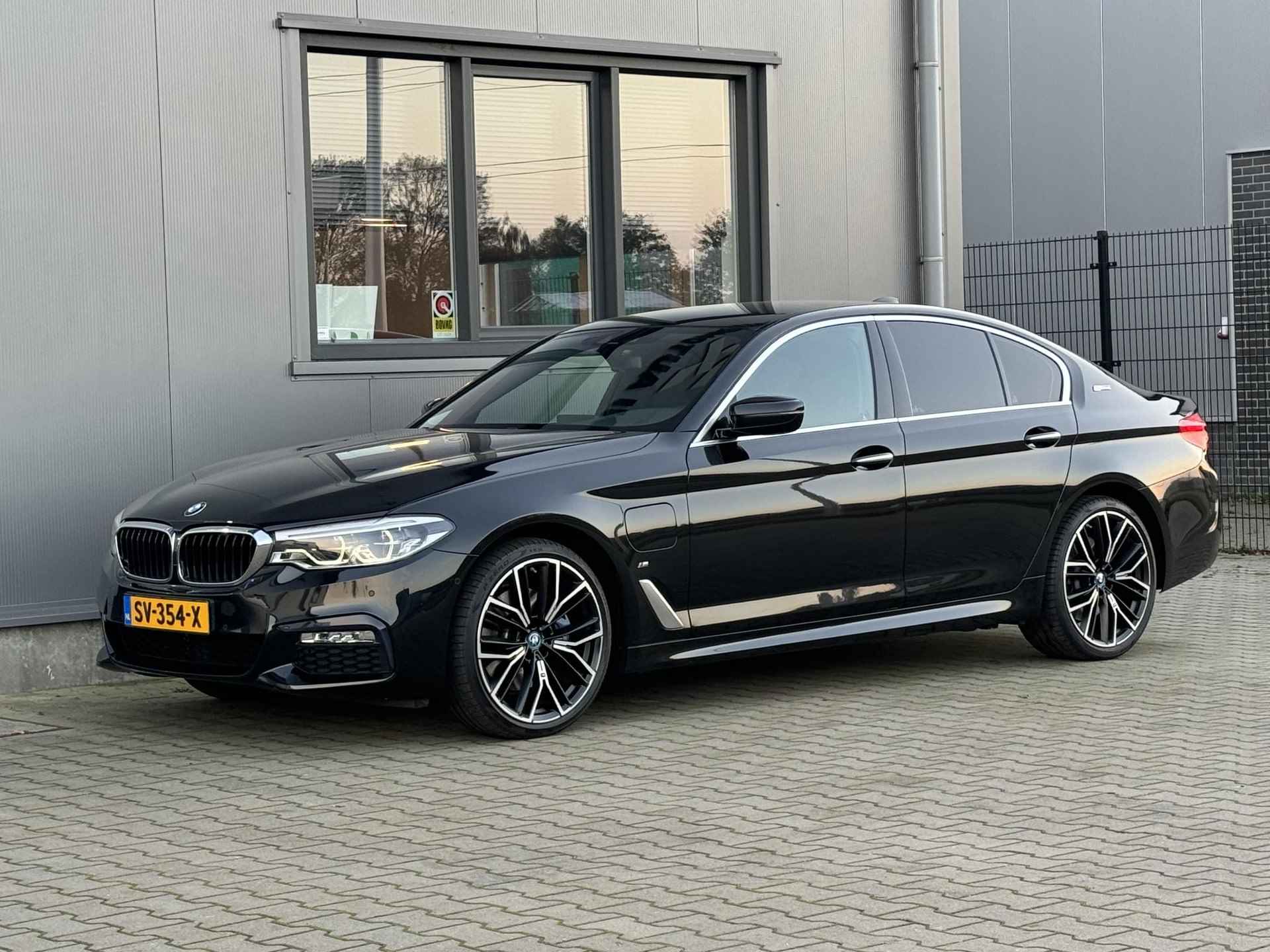 BMW 5-serie 530e iPerformance High Executive 252 PK - M sport - Camera - 34/38