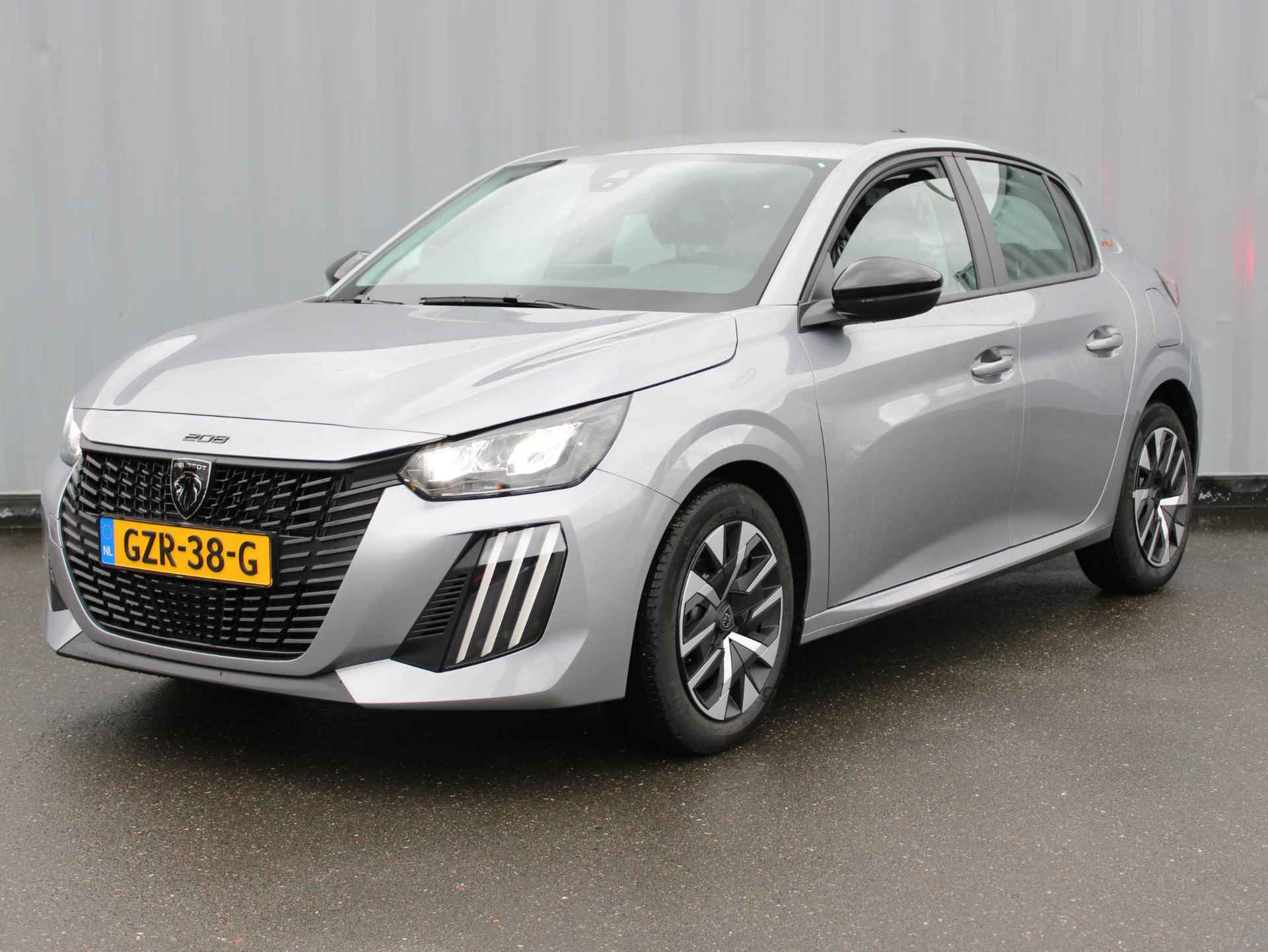 Peugeot 208 1.2 PureTech 75 Style i-Connect Advanced Navigatie - 3/19