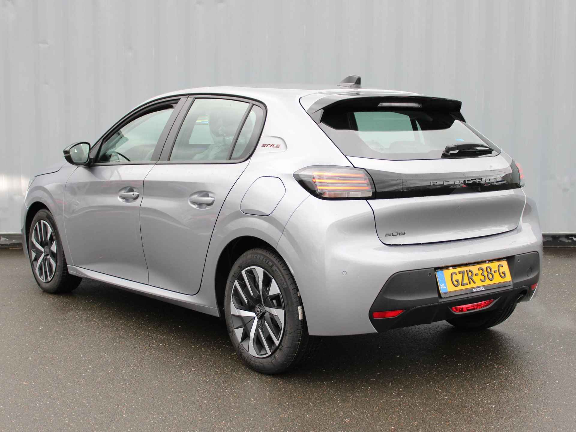 Peugeot 208 1.2 PureTech 75 Style i-Connect Advanced Navigatie - 5/19