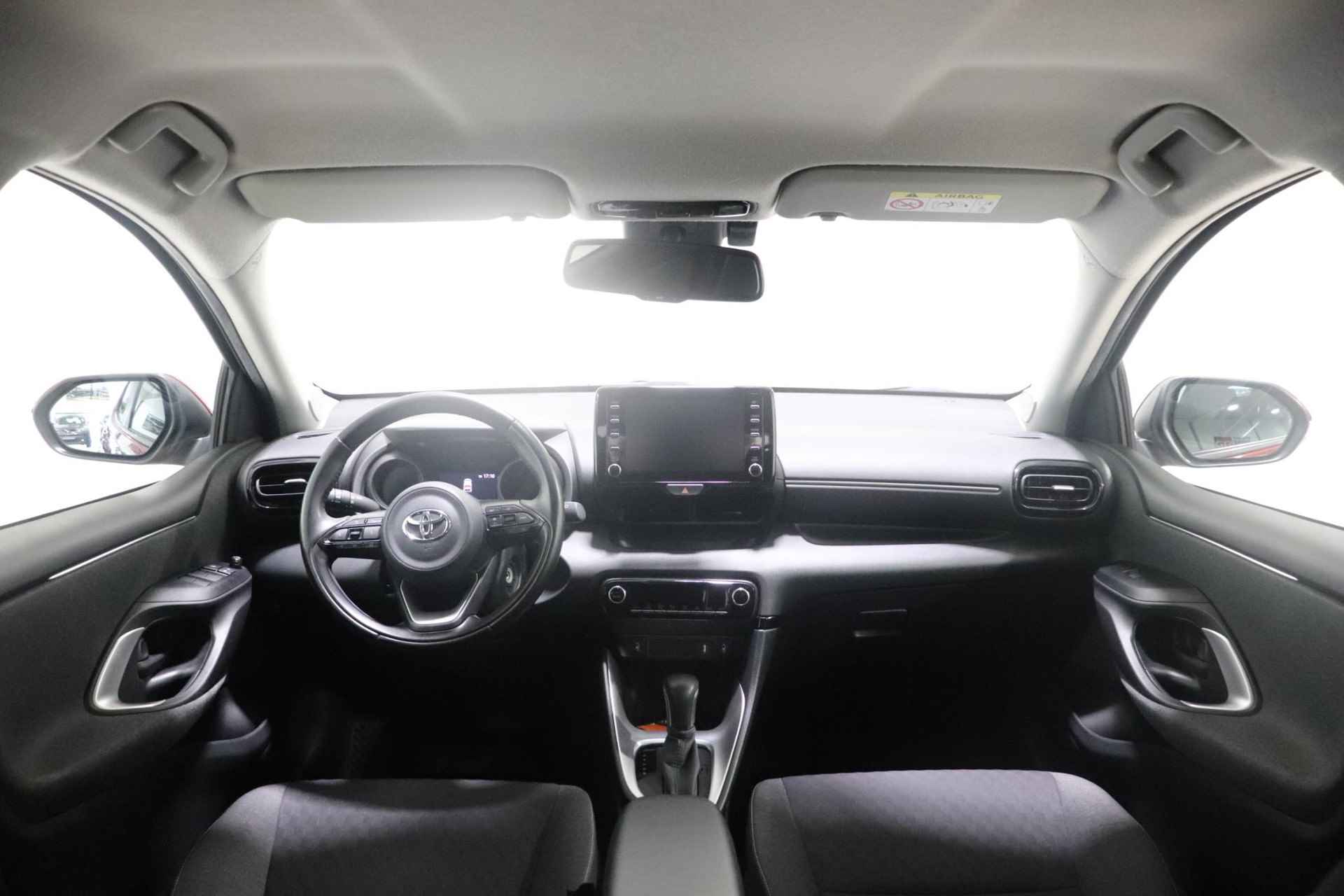 Toyota Yaris 1.5 Hybrid Style, Camera, Adaptive cruisecontrol, Stoelverwarming, Apple carplay / Android auto! - 3/39