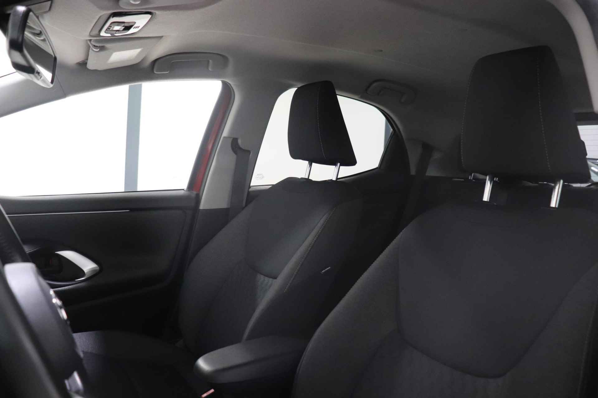 Toyota Yaris 1.5 Hybrid Style, Camera, Adaptive cruisecontrol, Stoelverwarming, Apple carplay / Android auto! - 17/39