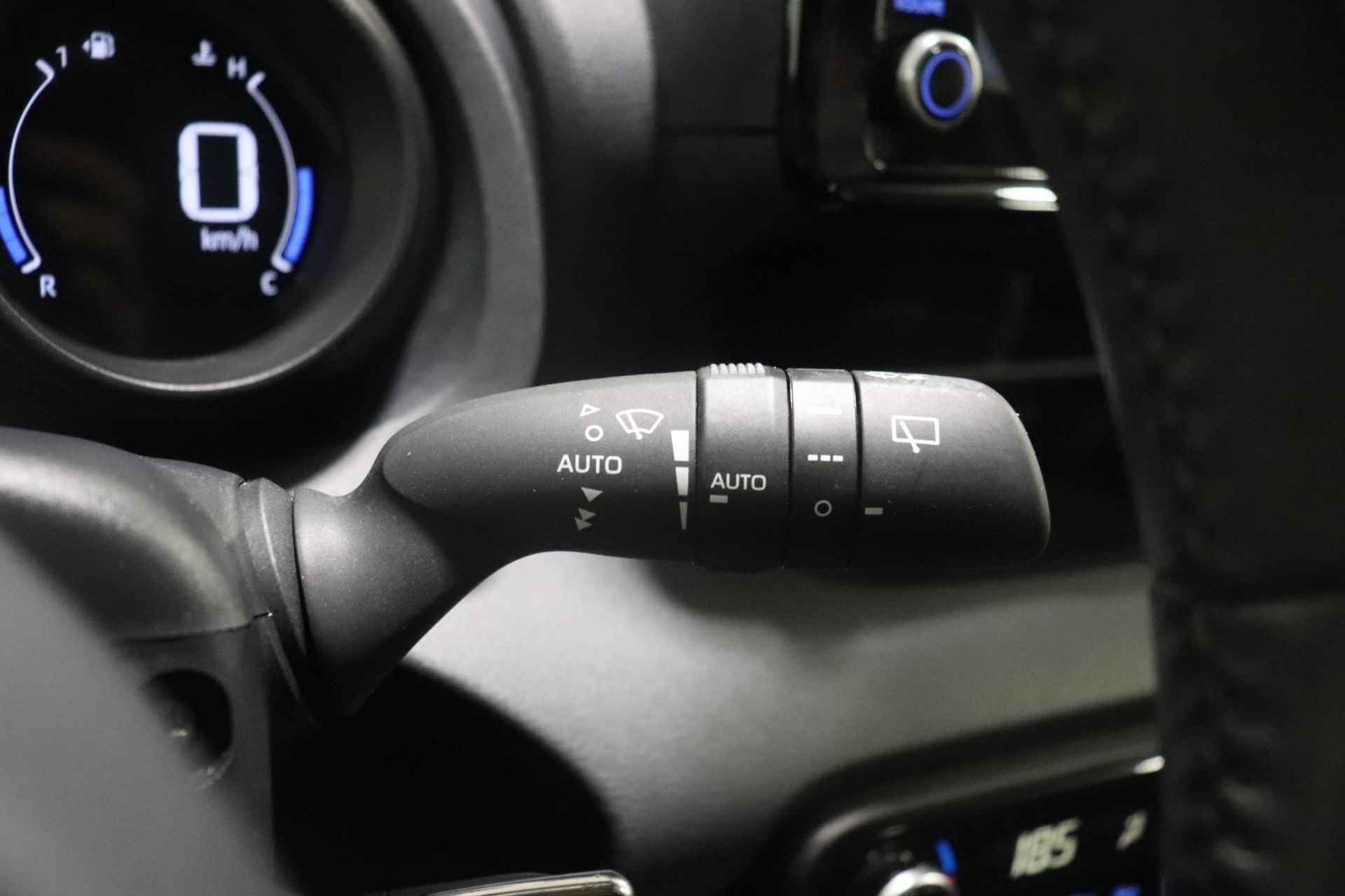 Toyota Yaris 1.5 Hybrid Style, Camera, Adaptive cruisecontrol, Stoelverwarming, Apple carplay / Android auto! - 24/39