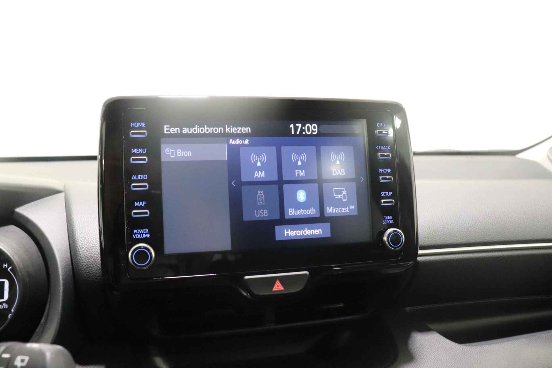 Toyota Yaris 1.5 Hybrid Style, Camera, Adaptive cruisecontrol, Stoelverwarming, Apple carplay / Android auto! - 30/39