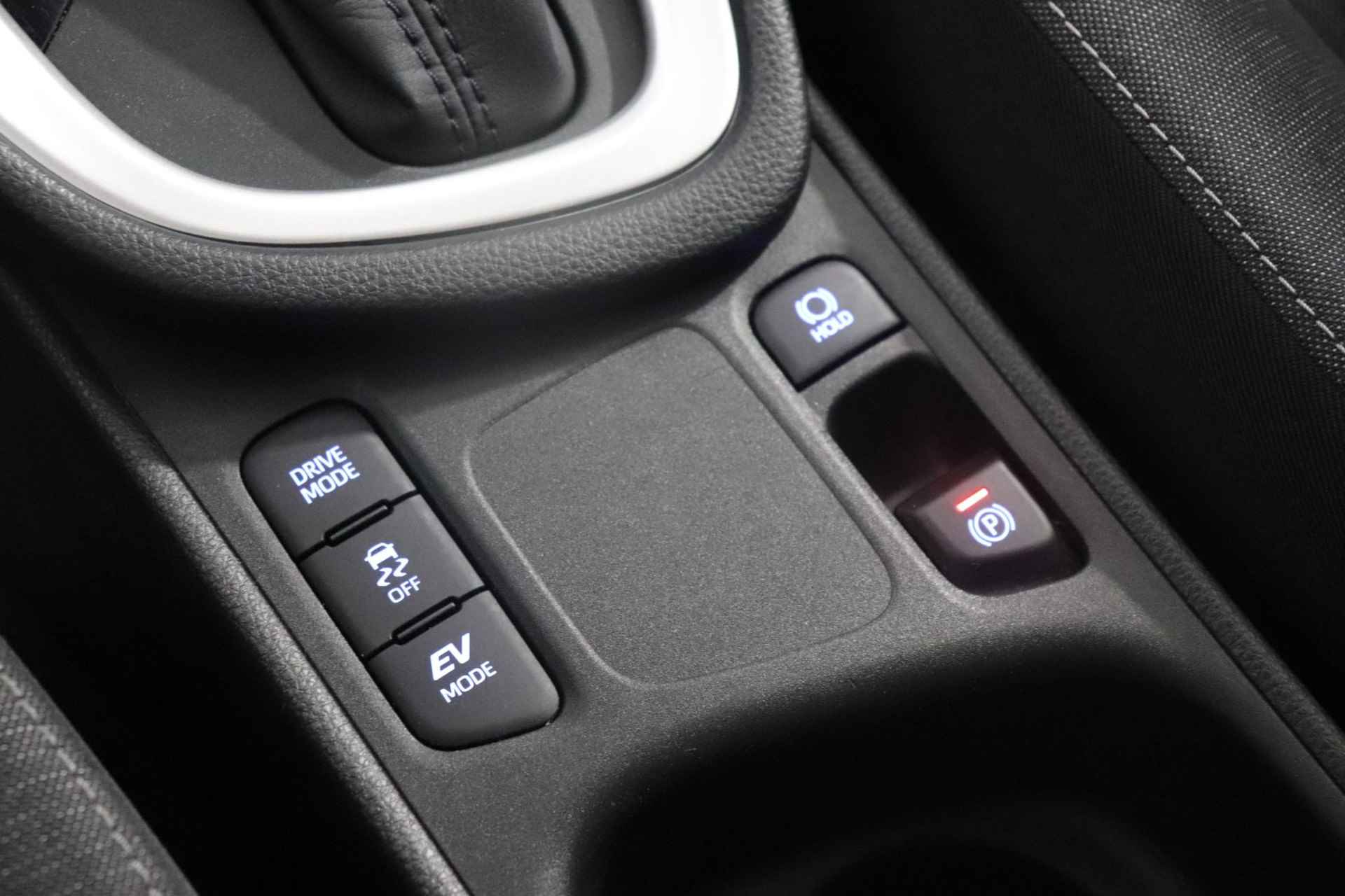Toyota Yaris 1.5 Hybrid Style, Camera, Adaptive cruisecontrol, Stoelverwarming, Apple carplay / Android auto! - 35/39
