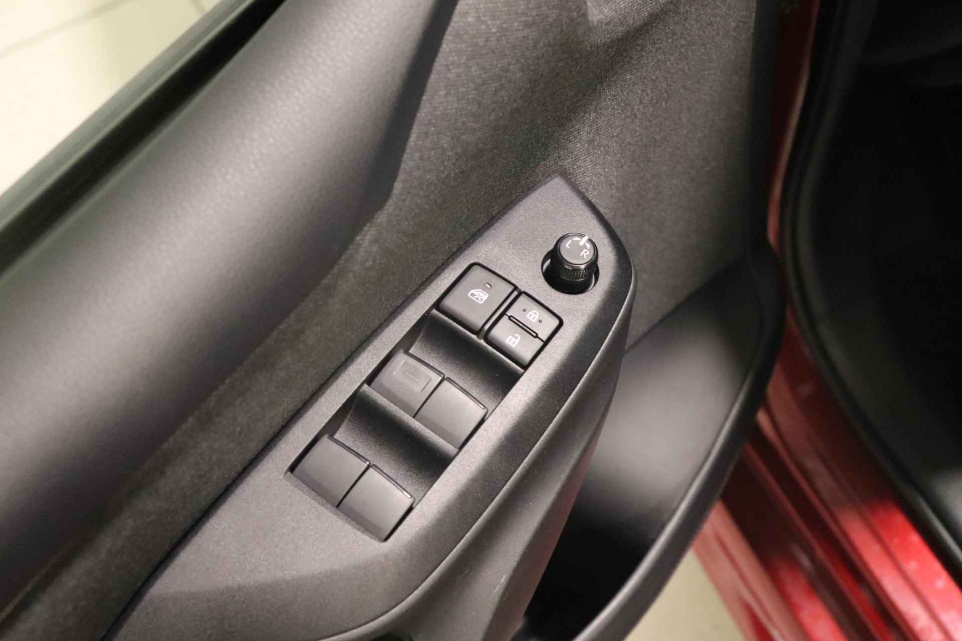Toyota Yaris 1.5 Hybrid Style, Camera, Adaptive cruisecontrol, Stoelverwarming, Apple carplay / Android auto! - 36/39