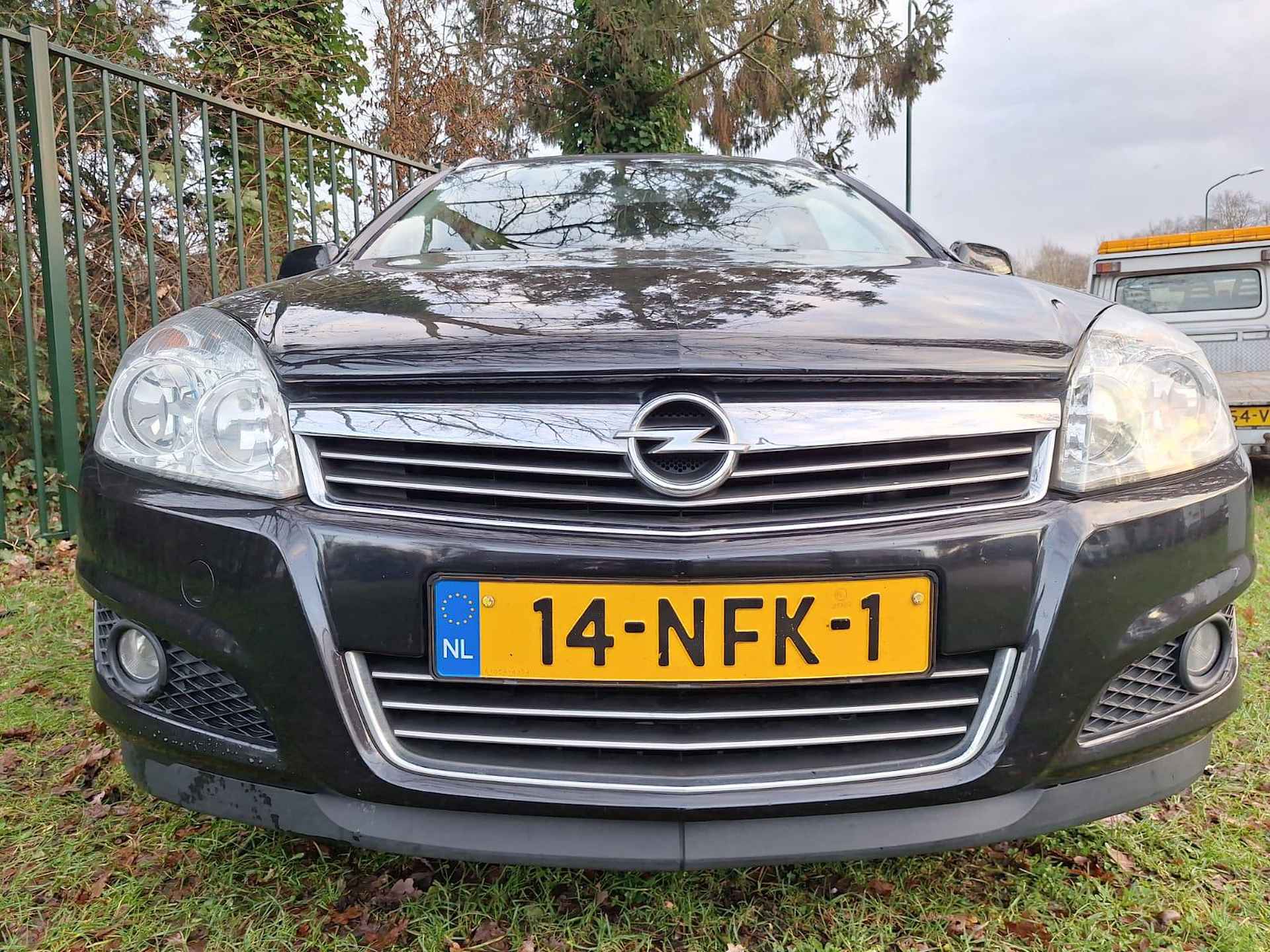 Opel Astra Wagon 1.6 Cosmo | Lederen bekleding | Parkeersensoren - 4/29