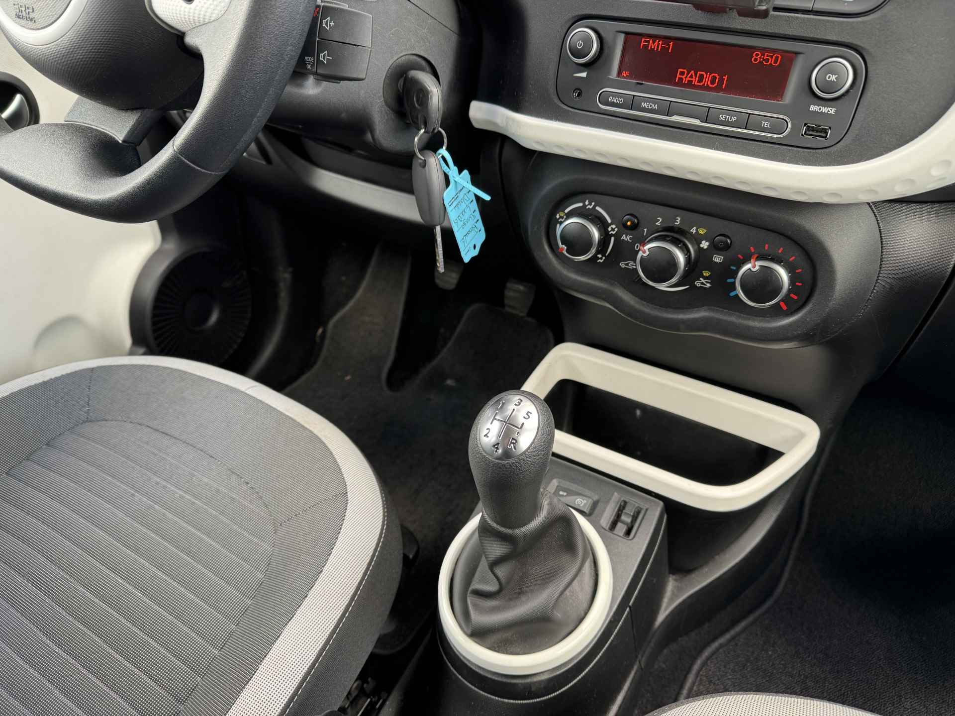 Renault Twingo 1.0 SCe 70PK Expression | Cruise Control | Airco | Radio | Elektr. ramen - 17/27