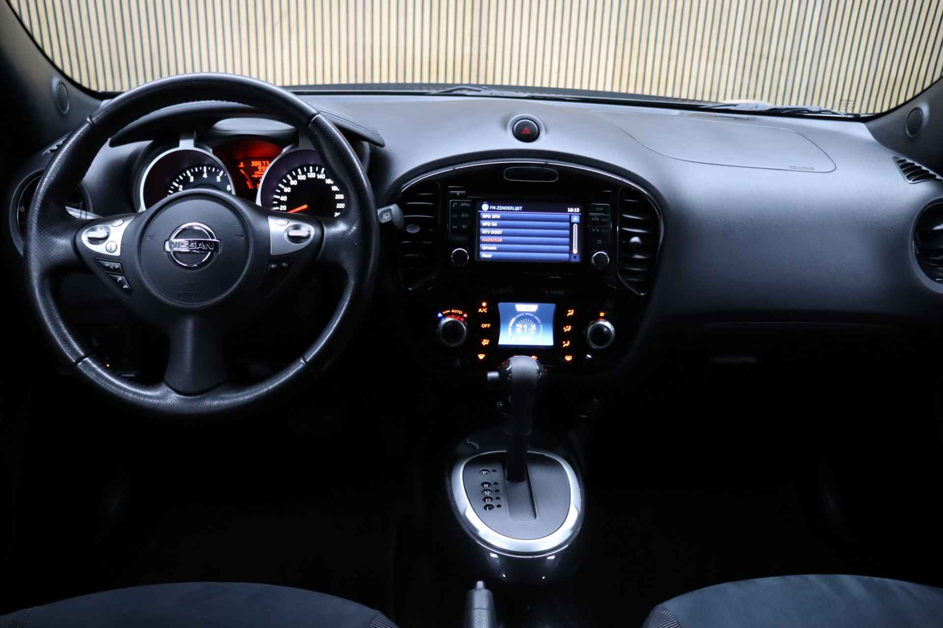 Nissan Juke 1.6 Connect Edition Automaat | Cruise-control | 360 Graden Camera | Dodehoekdetectie | Clima | Navigatie - 37/44