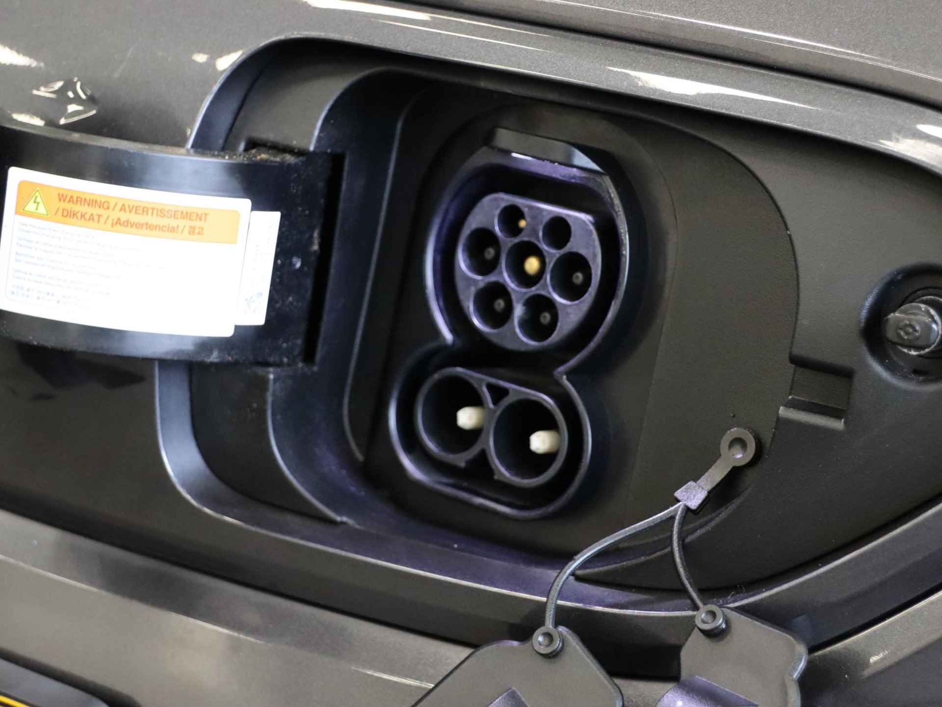 Kia e-Niro DynamicLine 64 kWh | BTW auto | 3-fase laden | Stoel en stuurverwarming | Navigatie | Camera | Keyless met startknop | - 11/41