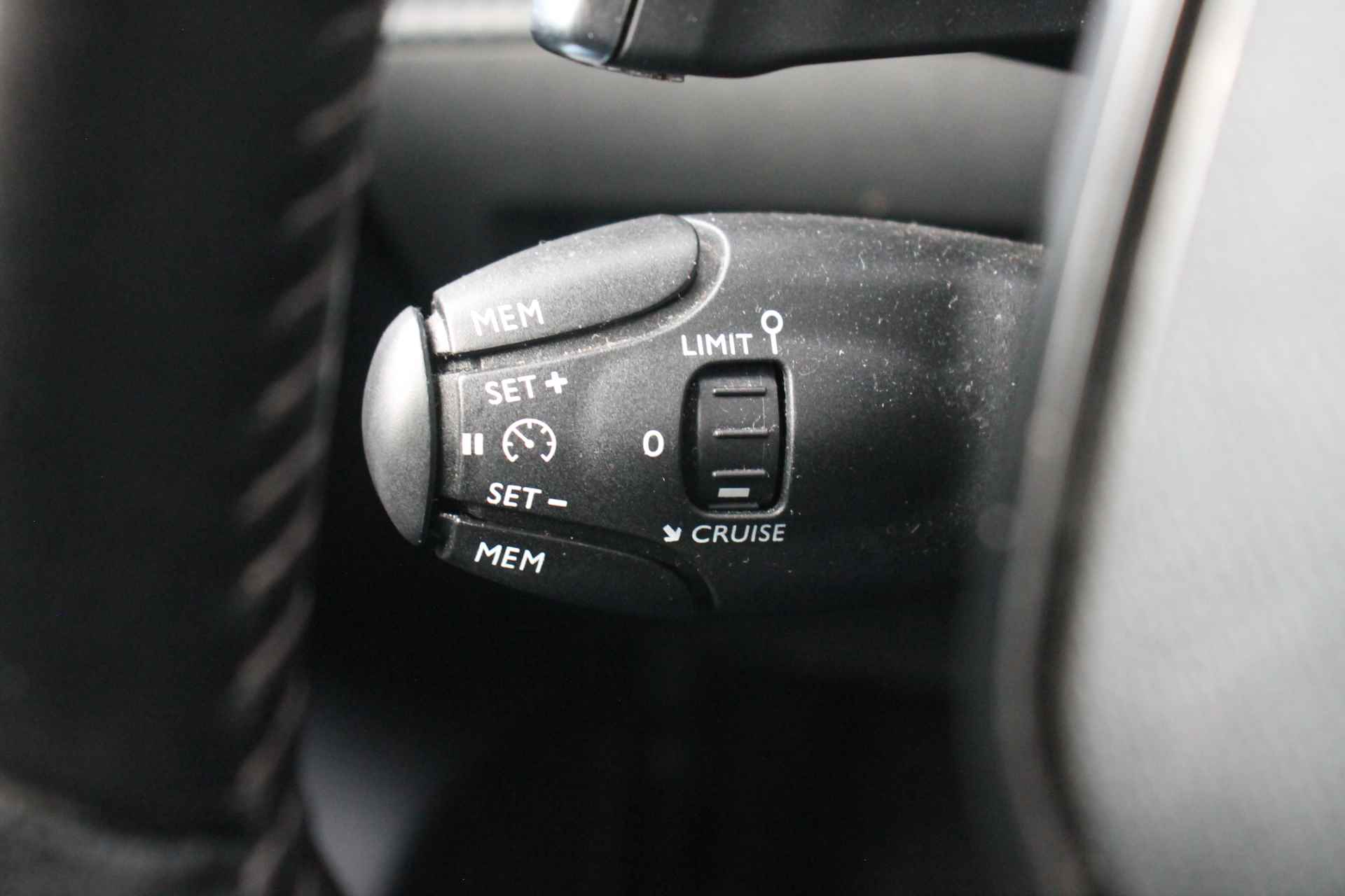 Peugeot 208 1.2 Aut. Allure | Camera | Navigatie | Cruise & Climate C. | LED | Carplay | | 3D COCKPIT | NAVI | CAMERA | LED | CRUISE | CARPLAY | CLIMA | - 22/39