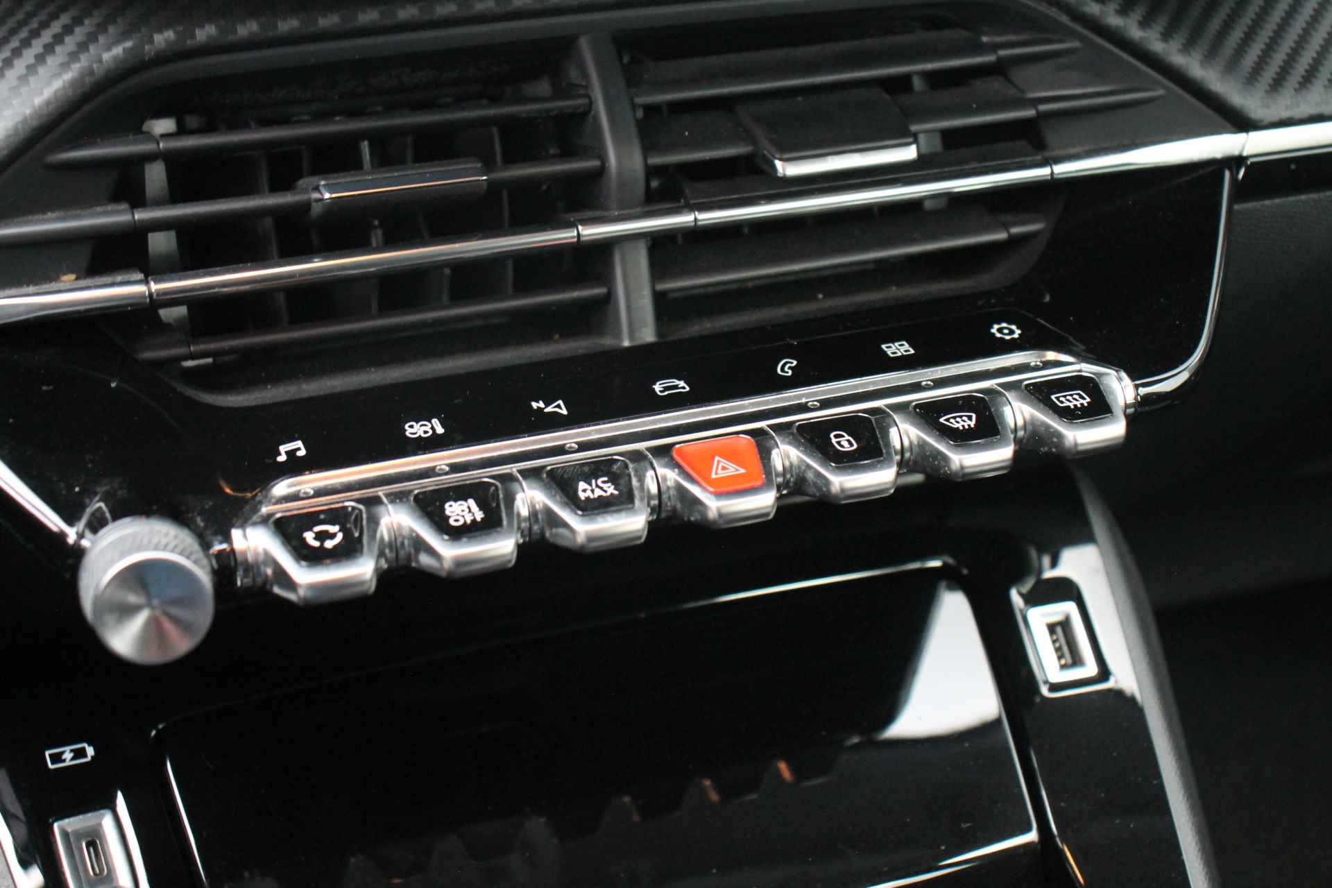 Peugeot 208 1.2 Aut. Allure | Camera | Navigatie | Cruise & Climate C. | LED | Carplay | | 3D COCKPIT | NAVI | CAMERA | LED | CRUISE | CARPLAY | CLIMA | - 35/39