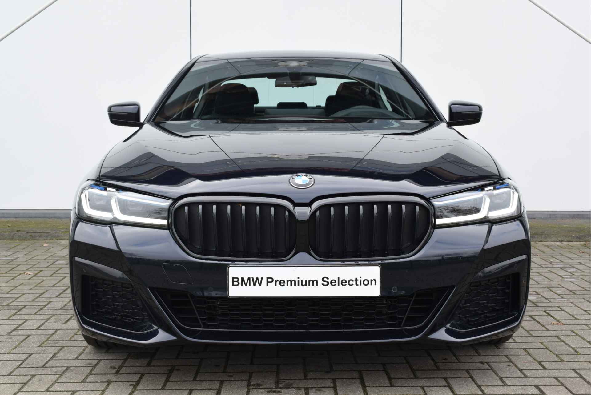 BMW 5 Serie 530i High Executive M Sport Automaat / Trekhaak / Laserlight / Parking Assistant / Comfortstoelen / Head-Up / Live Cockpit Professional - 8/30