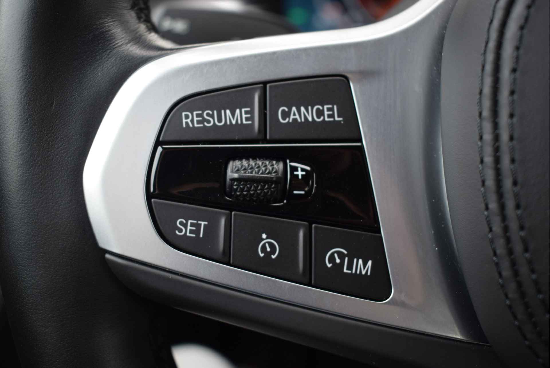 BMW 5 Serie 530i High Executive M Sport Automaat / Trekhaak / Laserlight / Parking Assistant / Comfortstoelen / Head-Up / Live Cockpit Professional - 23/30