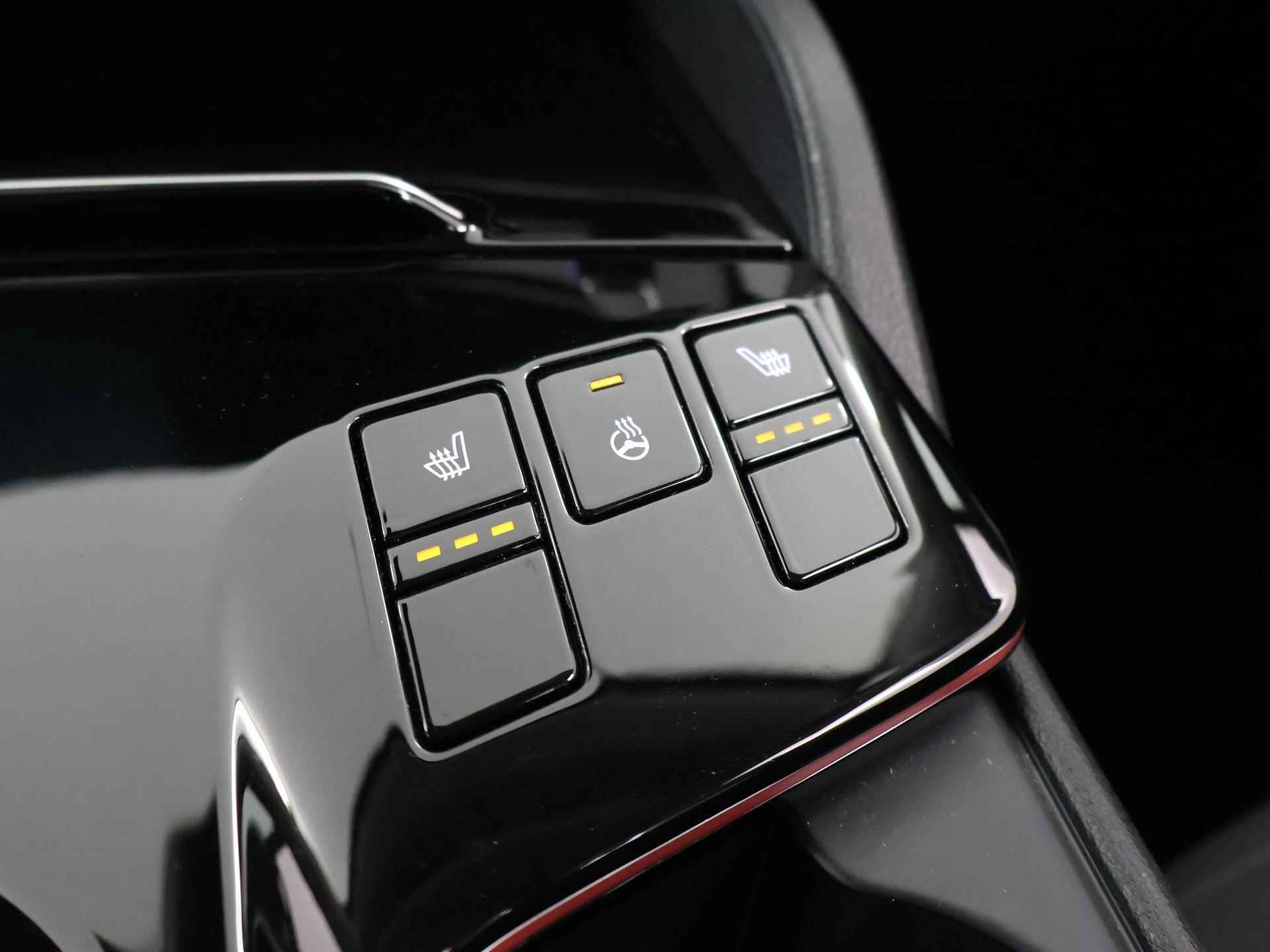 Kia Sportage 1.6 T-GDi Plug-in Hybrid DynamicPlusLine | Panoramadak | Stoel/Stuurwielverwarming | Dodehoekdetectie | Elektrisch verstelbare voorstoelen | Keyless Go - 26/44