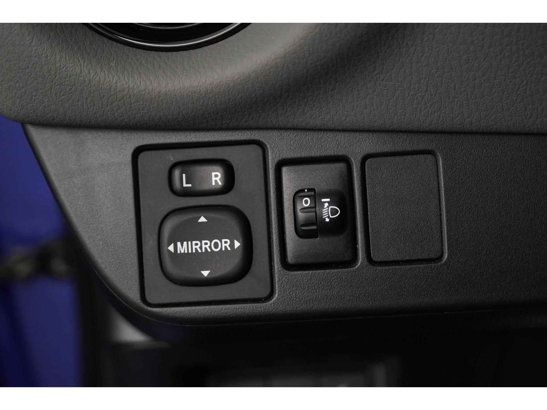 Toyota Yaris 1.5 VVT-i Active Automaat | Camera | Zondag Open! - 36/40