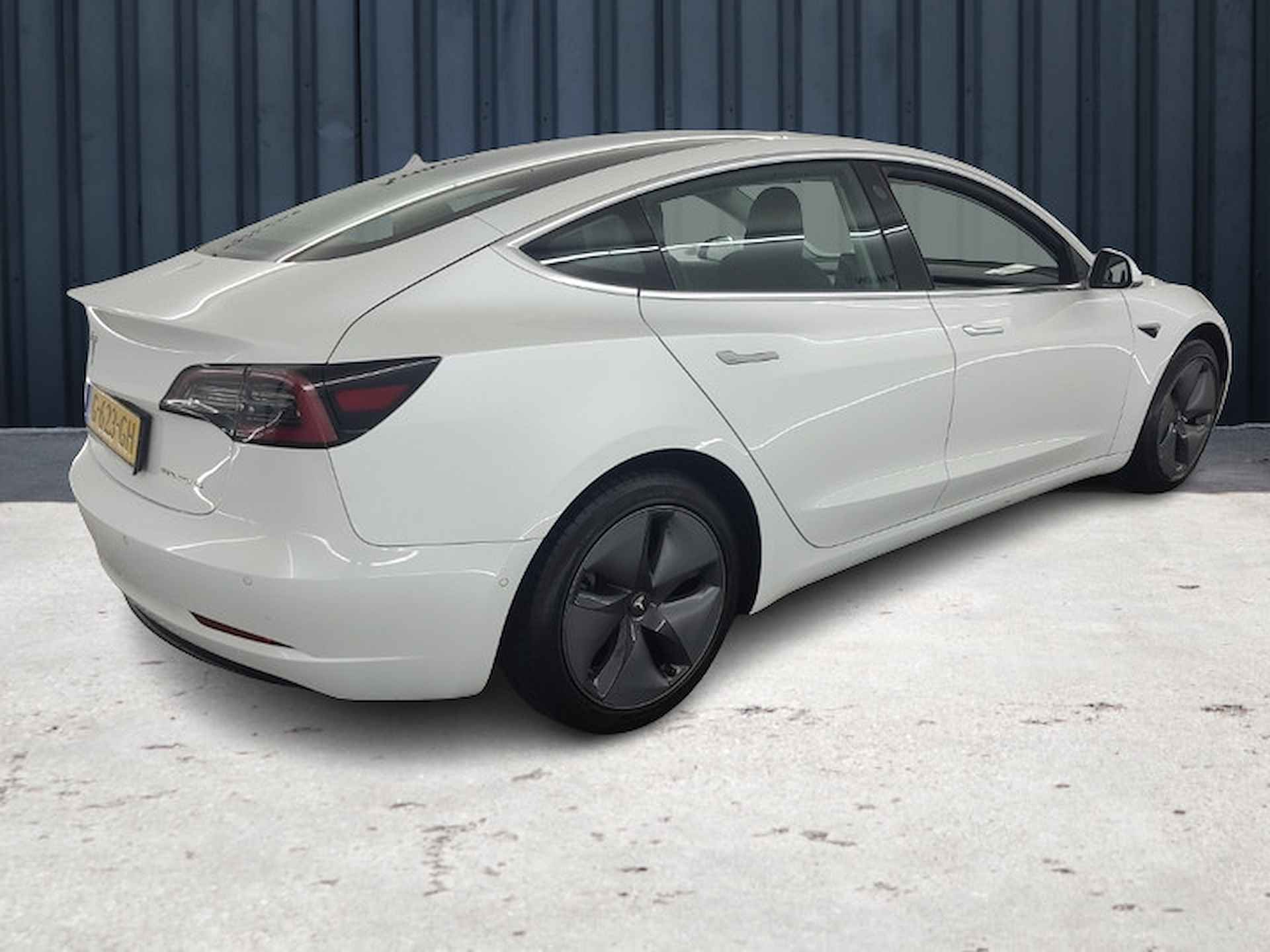 Tesla Model 3 Long Range AWD 75 kWh (461 PK) 1e-Eig, Tesla-Dealer-Onderh, 12-Mnd-BOVAG, NL-Auto, Leer, Panoramadak, Autopilot, Keyless-Entry/Start, Achteruitrijcamera, Parkeersensoren-V+A, Stoelverwarming-V+A, Premium-Audio, Bluetooth, Licht-Zicht-Pakket, Lm-Velgen-18Inch, Privacy-Glas - 4/25