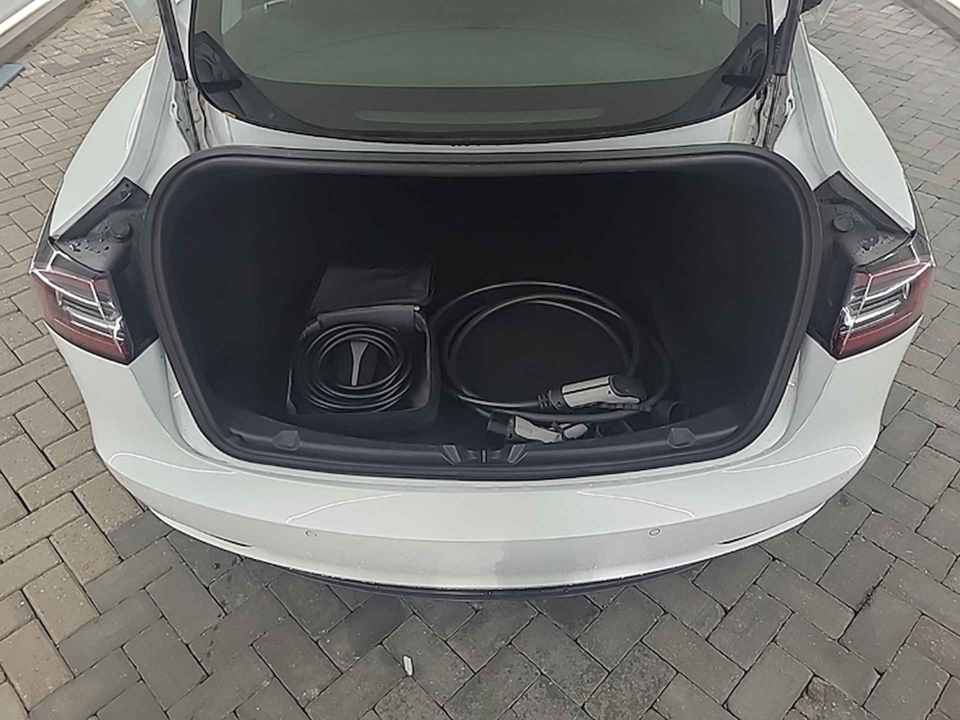 Tesla Model 3 Long Range AWD 75 kWh (461 PK) 1e-Eig, Tesla-Dealer-Onderh, 12-Mnd-BOVAG, NL-Auto, Leer, Panoramadak, Autopilot, Keyless-Entry/Start, Achteruitrijcamera, Parkeersensoren-V+A, Stoelverwarming-V+A, Premium-Audio, Bluetooth, Licht-Zicht-Pakket, Lm-Velgen-18Inch, Privacy-Glas - 6/25