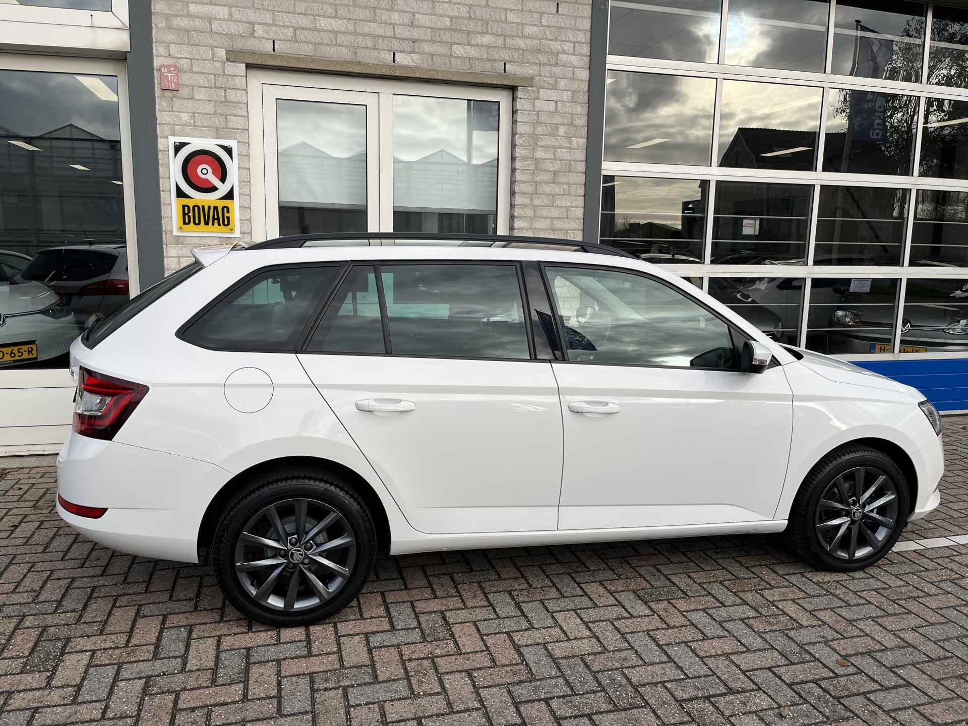 Škoda Fabia Combi 1.0 Business Edition / PANO/ PARK. SENSOREN/ CRUISE/ LED/ STOELVERWARM./ BLUETOOTH/ NAVI/ CLIMA/ DAB/ 16" LMV/ - 37/41