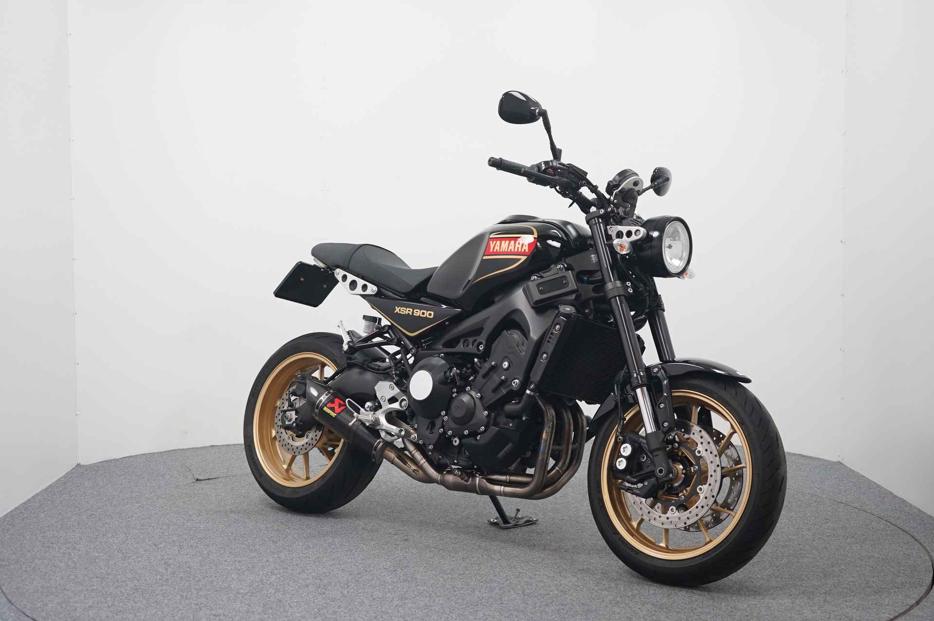 Yamaha XSR 900 - 2/15