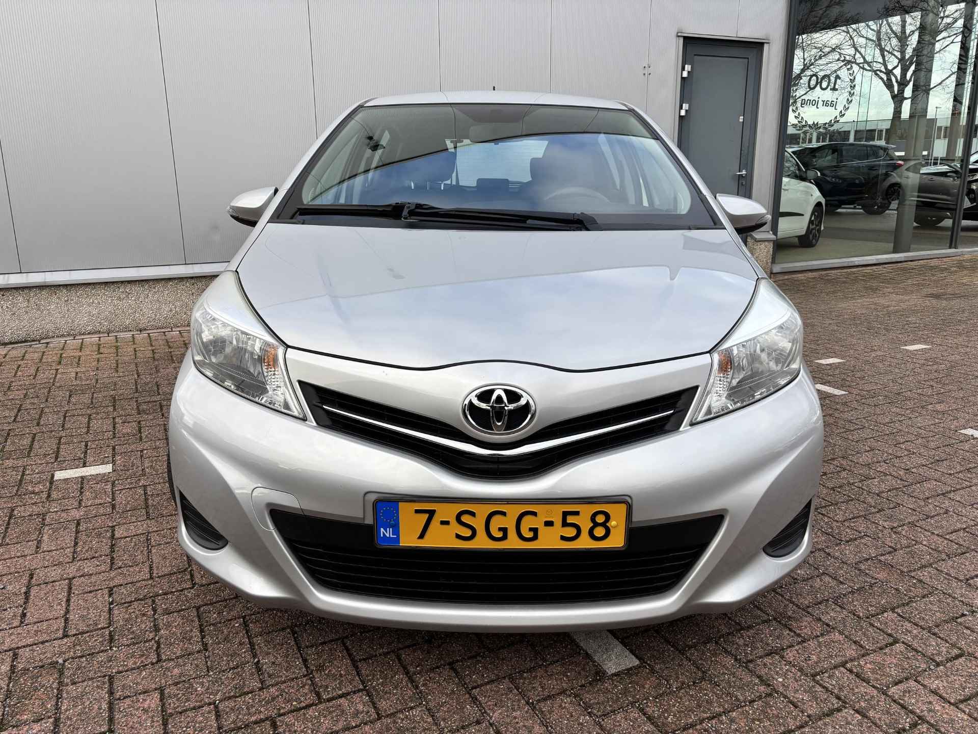 Toyota Yaris 1.0 VVT-i Now Parkeersensoren, Airco,Radio cd-speler, Cruise Controle, USB, AB op CDV - 7/34