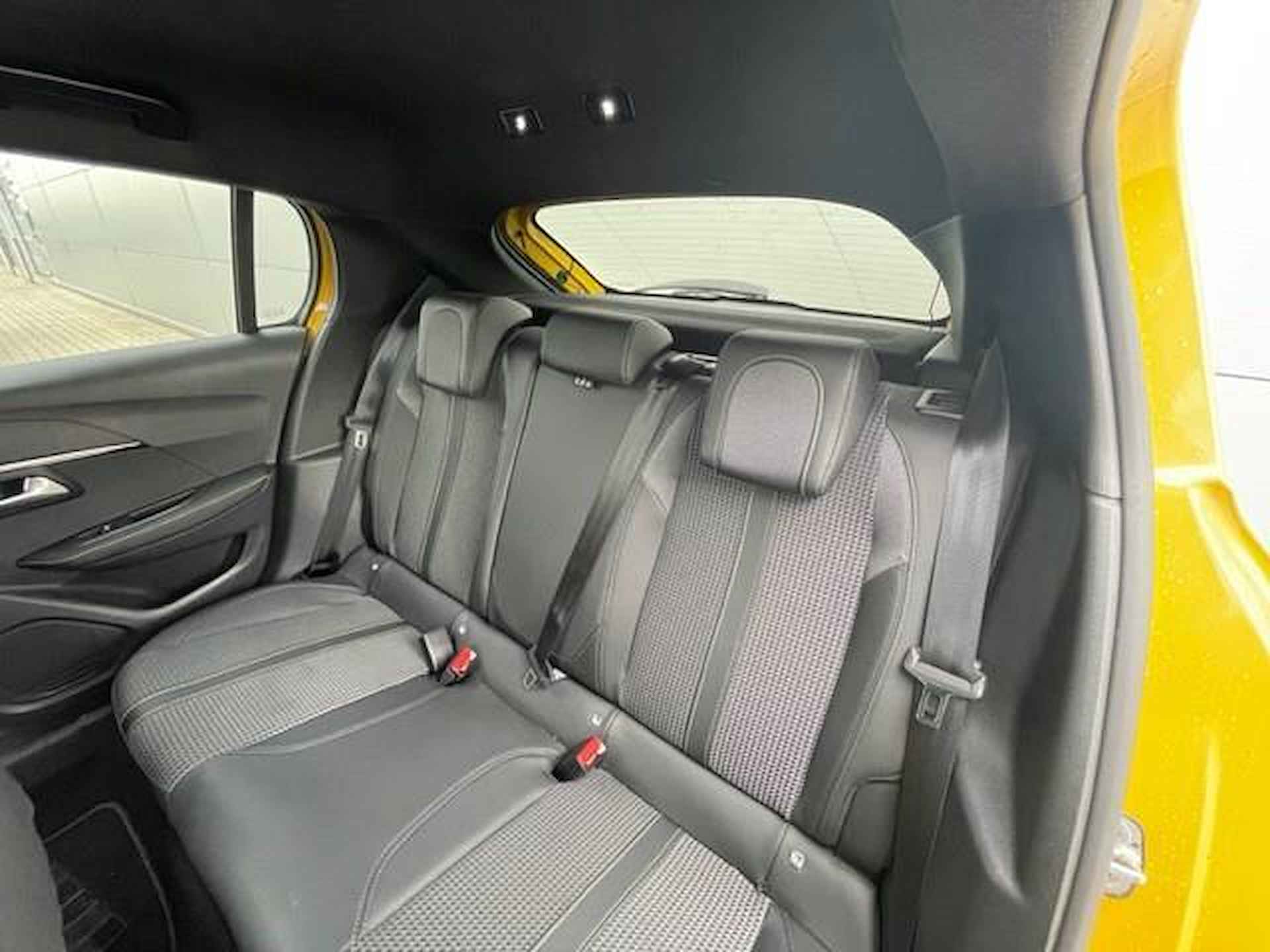 Peugeot e-208 EV GT 350 50 kWh | Profiteer van €2.000 subsidie* | Achteruitrijcamera | Navi | Apple Carplay | Adaptief Cruise Control | - 19/33