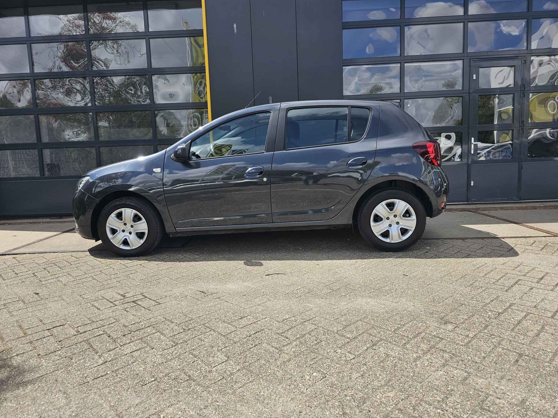 Dacia Sandero 1.0 TCe 100 Bi-Fuel Comfort | Navigatie | Cruise | Airco | Parkeersensoren | Losse dakdragers | incl. Bovag rijklaarpakket met 12 maanden garantie | - 3/29