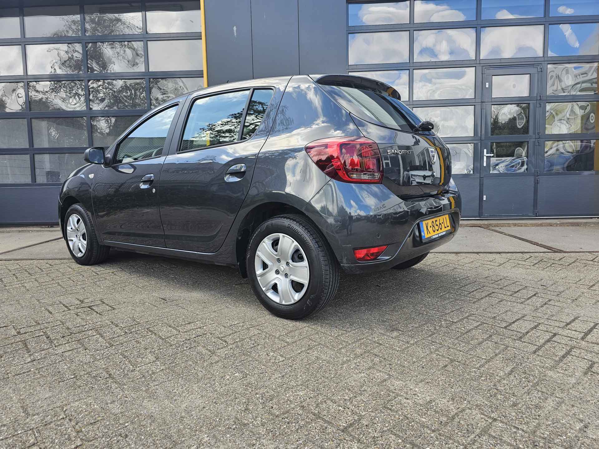 Dacia Sandero 1.0 TCe 100 Bi-Fuel Comfort | Navigatie | Cruise | Airco | Parkeersensoren | Losse dakdragers | incl. Bovag rijklaarpakket met 12 maanden garantie | - 4/29