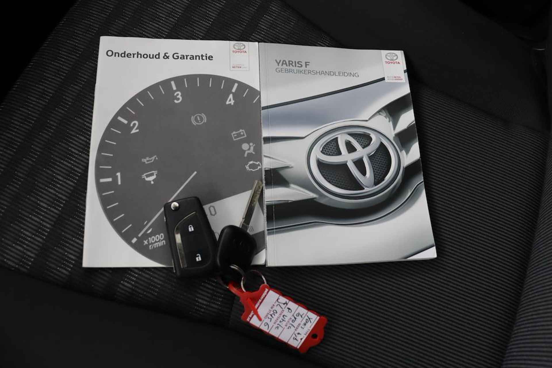 Toyota Yaris 1.3 VVT-i Trend | Navigatie | Trekhaak | lm velgen | - 11/50
