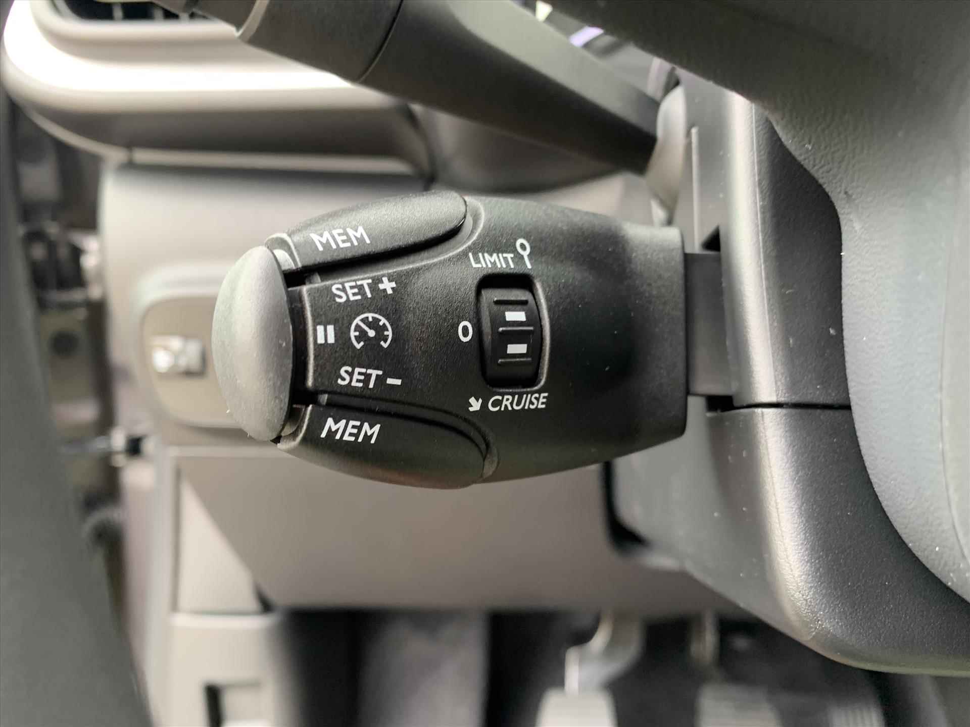 Citroen C3 1.2 83pk Plus | Climate control | Navigatie | Parkeersensoren | Apple carplay&Android Auto | Cruise control - 17/33