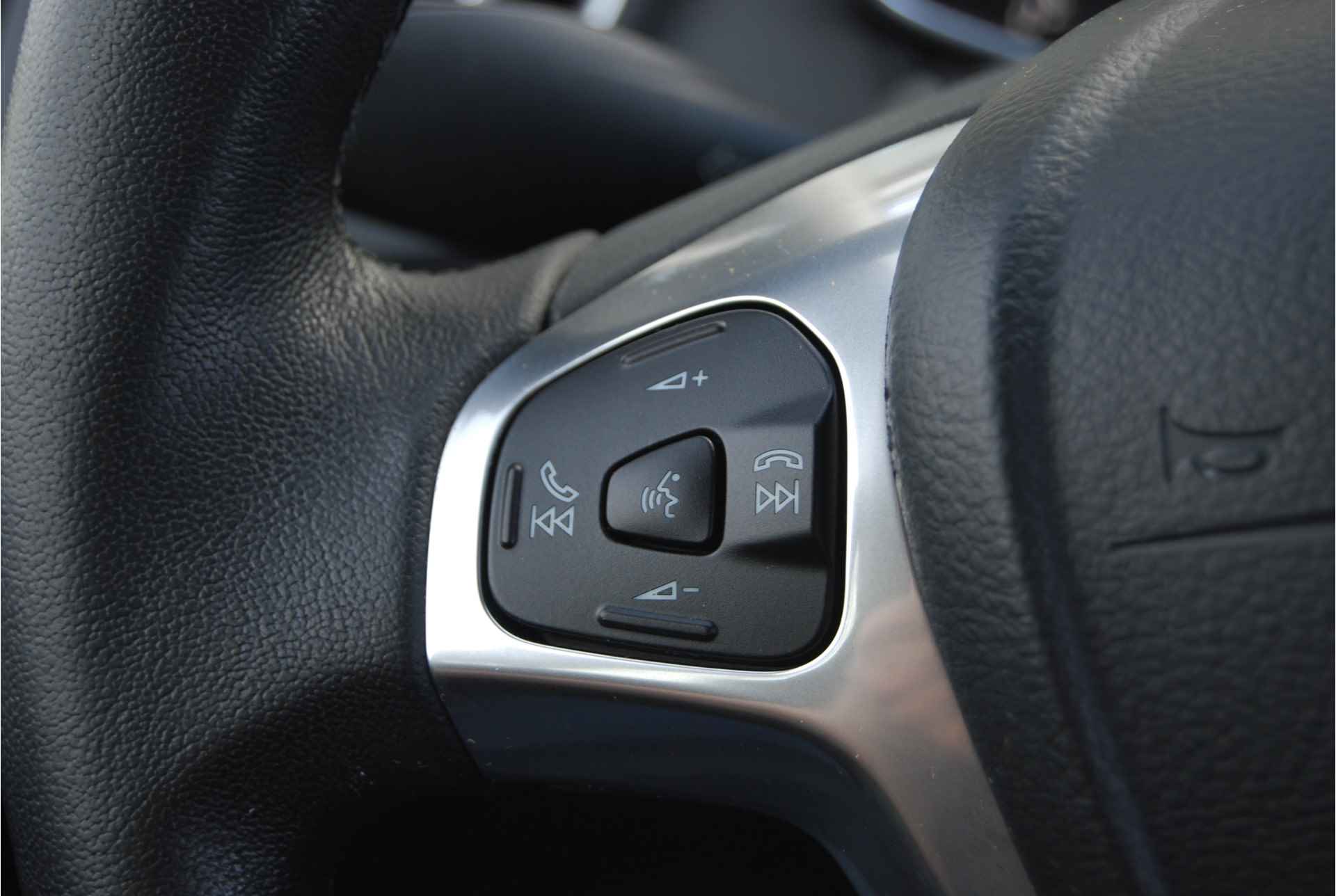 Ford Fiesta 1.0 EcoBoost 100PK Titanium Automaat 1e EIGENAAR | NAVIGATIE | BLUETOOTH | CLIMATE | CRUISE - 16/41
