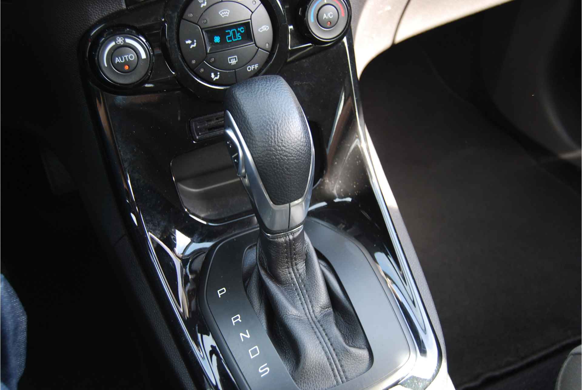 Ford Fiesta 1.0 EcoBoost 100PK Titanium Automaat 1e EIGENAAR | NAVIGATIE | BLUETOOTH | CLIMATE | CRUISE - 23/41