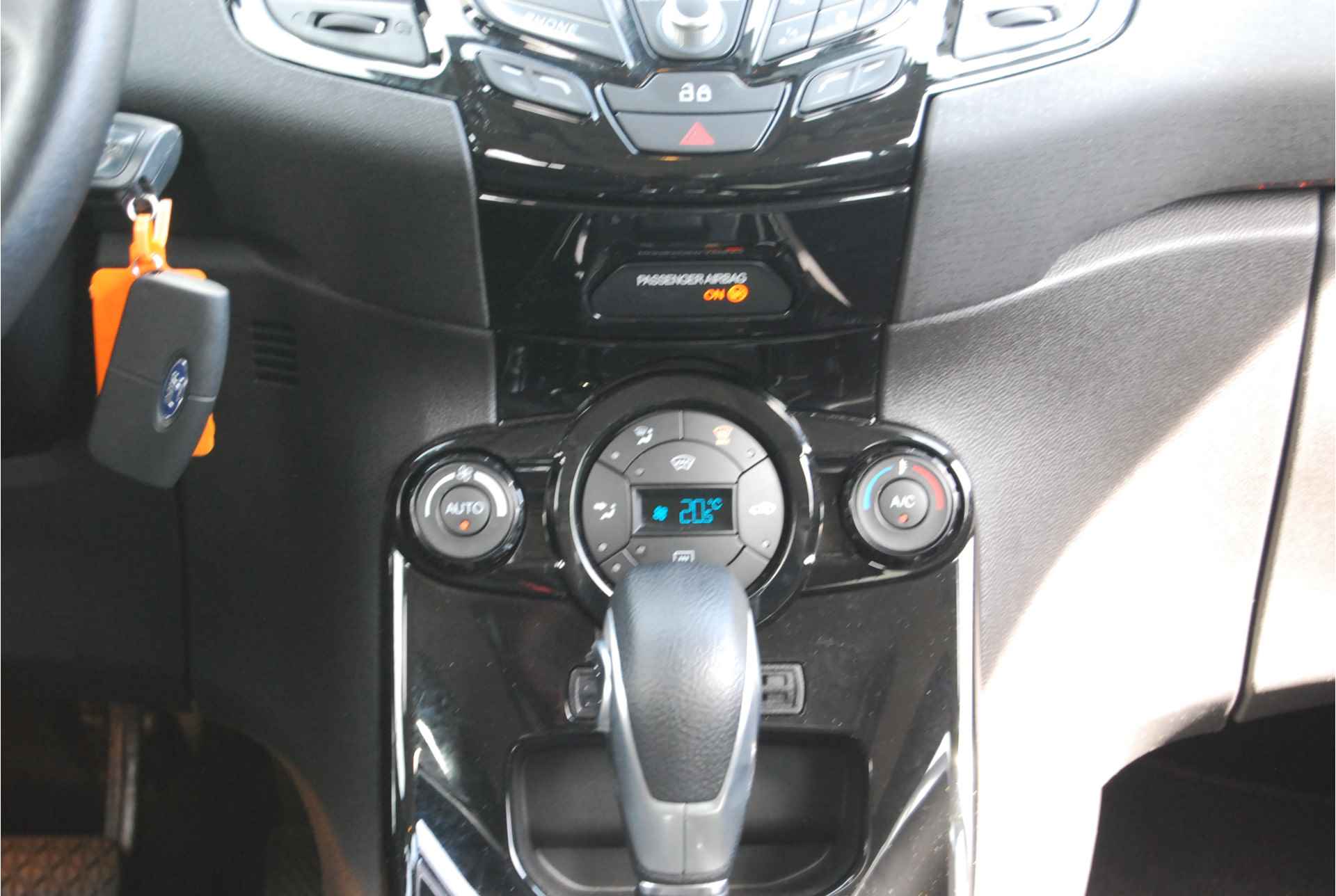 Ford Fiesta 1.0 EcoBoost 100PK Titanium Automaat 1e EIGENAAR | NAVIGATIE | BLUETOOTH | CLIMATE | CRUISE - 27/41