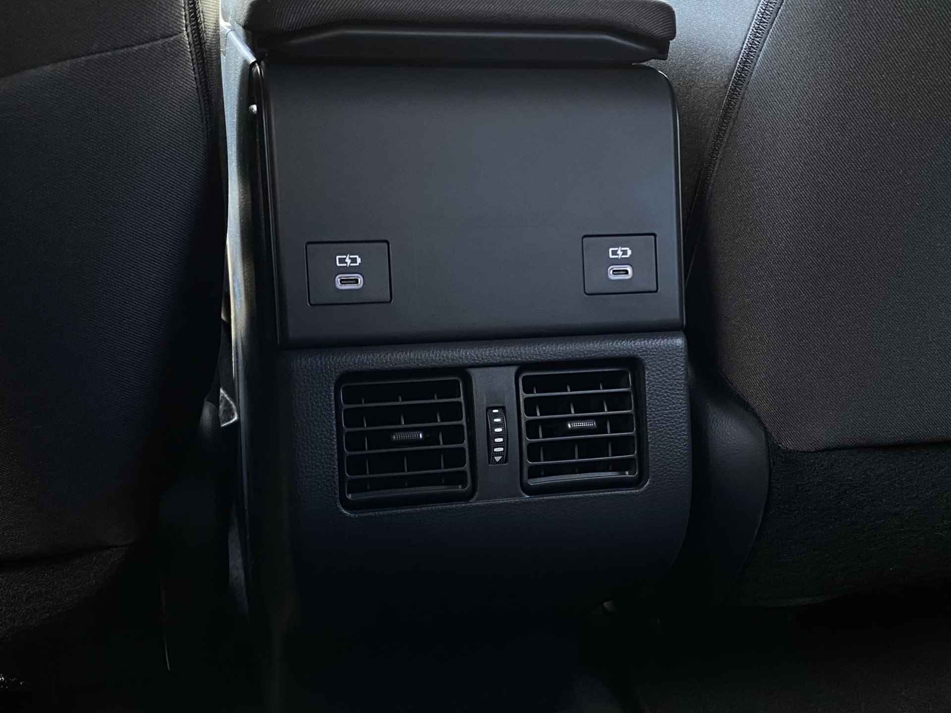 Subaru Solterra 71 kWh | uit voorraad leverbaar | Stoelverwarming voor | adaptieve cruise control | 360 graden camera | Navigatie | - 9/36