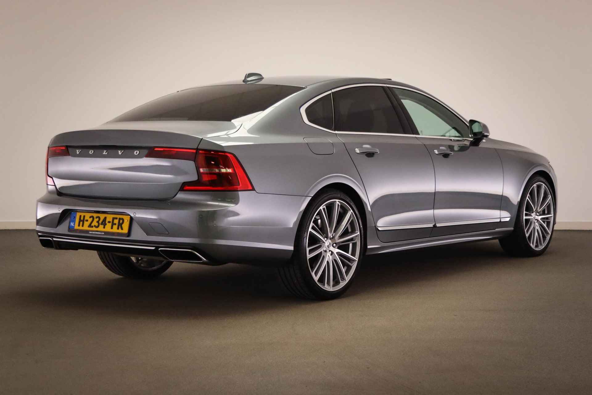 Volvo S90 2.0 T4 Inscription | LED | HEAD UP | STANDKACHEL | STOELKOELING | STUURWIELVERWARMING | MASSAGE | CAMERA | 21" | DEALER ONDERHOUDEN | Business Luxury + | - 2/52