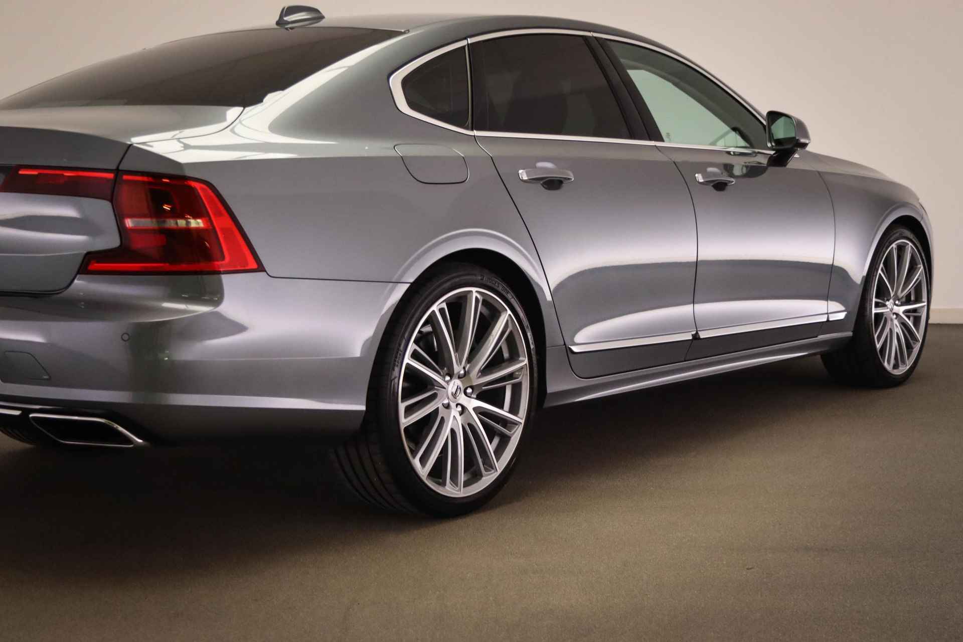 Volvo S90 2.0 T4 Inscription | LED | HEAD UP | STANDKACHEL | STOELKOELING | STUURWIELVERWARMING | MASSAGE | CAMERA | 21" | DEALER ONDERHOUDEN | Business Luxury + | - 20/52