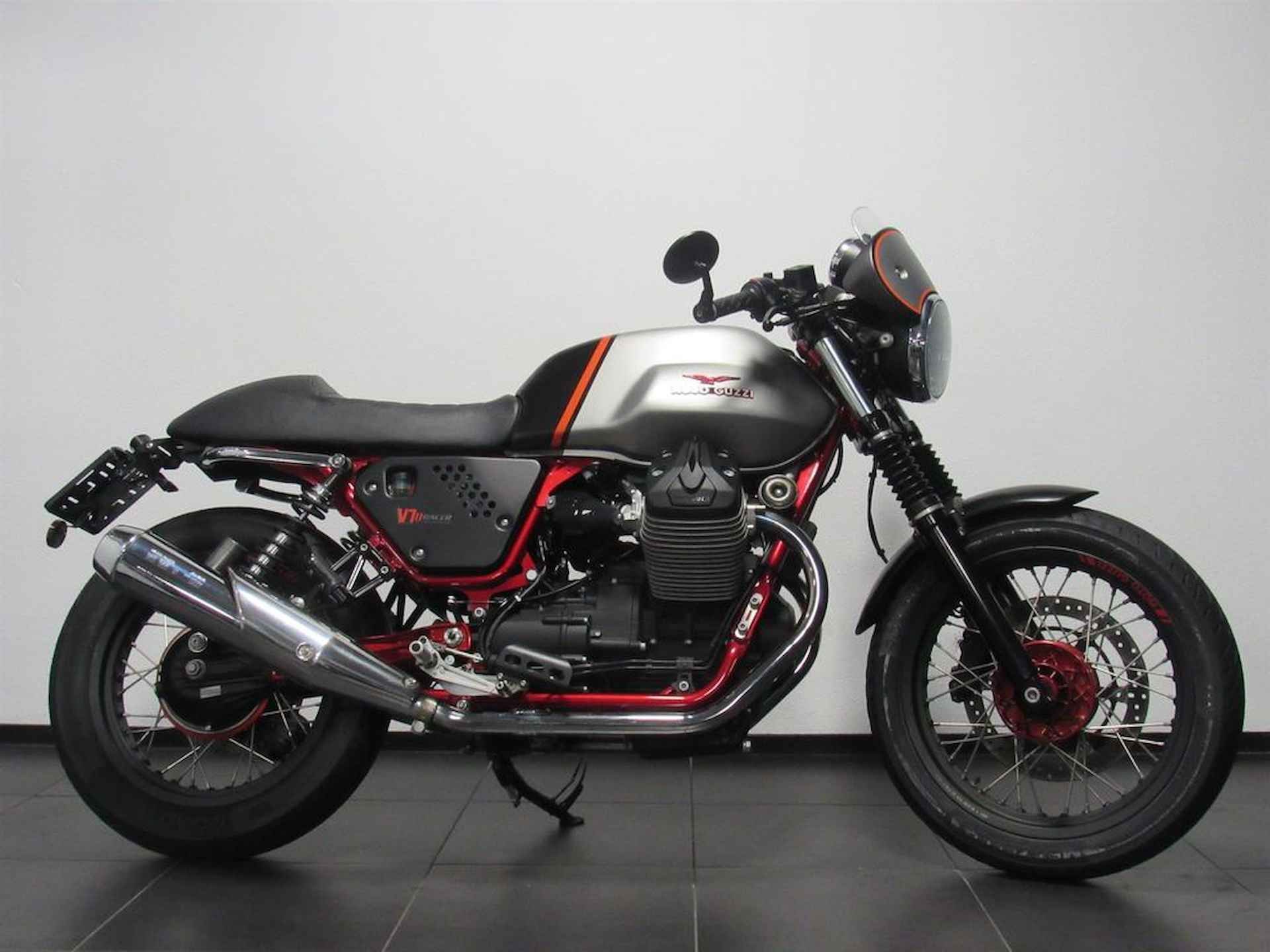 Moto Guzzi V 7 II RACER - 1/15