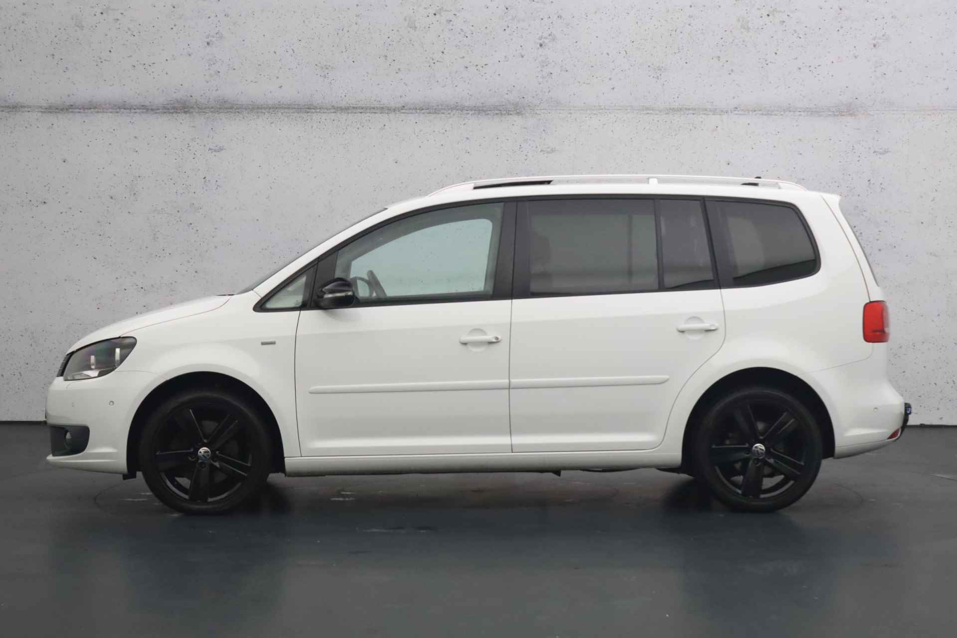 Volkswagen Touran 1.4 TSI Highline | Elektrisch glazen panoramadak | Apple carplay | Cruise control | Parkeersensoren - 7/31