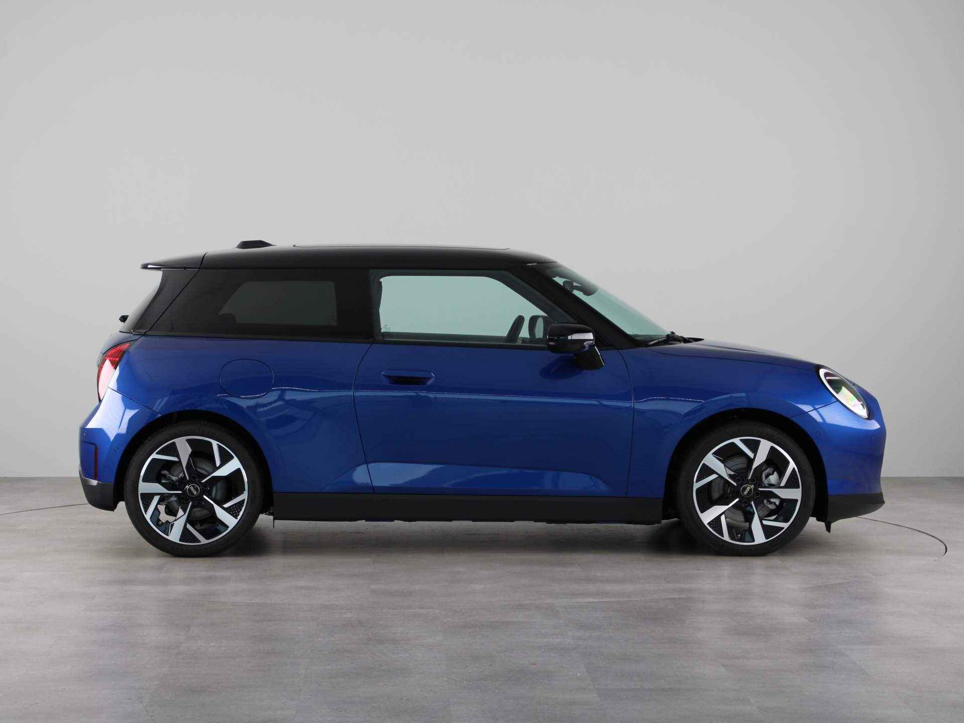 MINI Cooper E Favoured Pakket M PRIVATE LEASE EUR 489,- (48 mnd/10.000 km) - 9/25