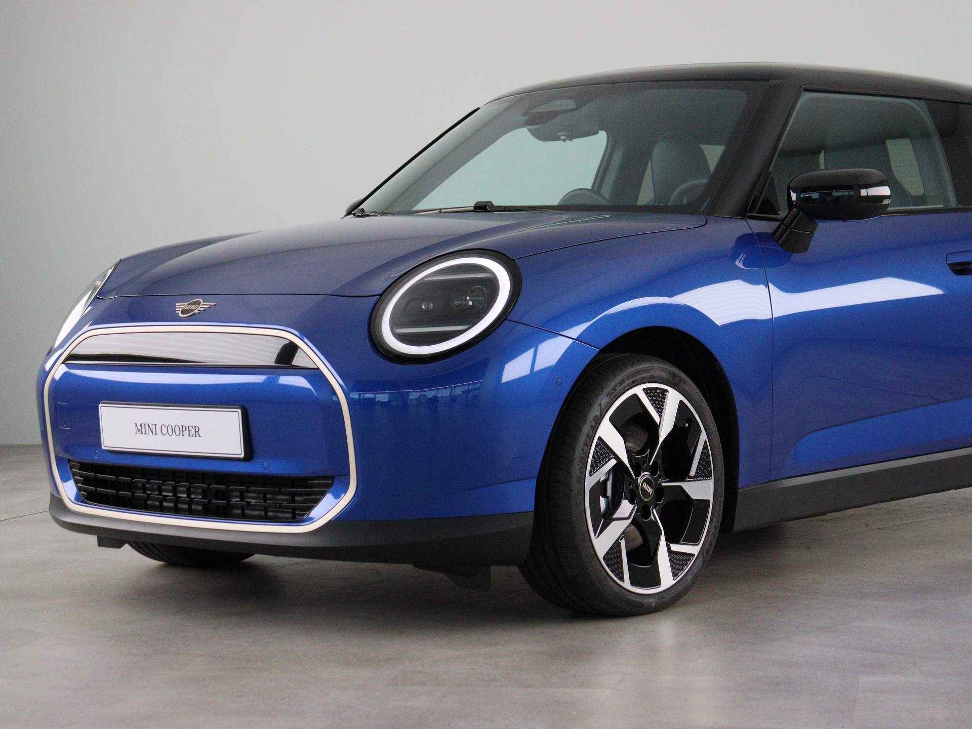 MINI Cooper E Favoured Pakket M PRIVATE LEASE EUR 489,- (48 mnd/10.000 km) - 21/25