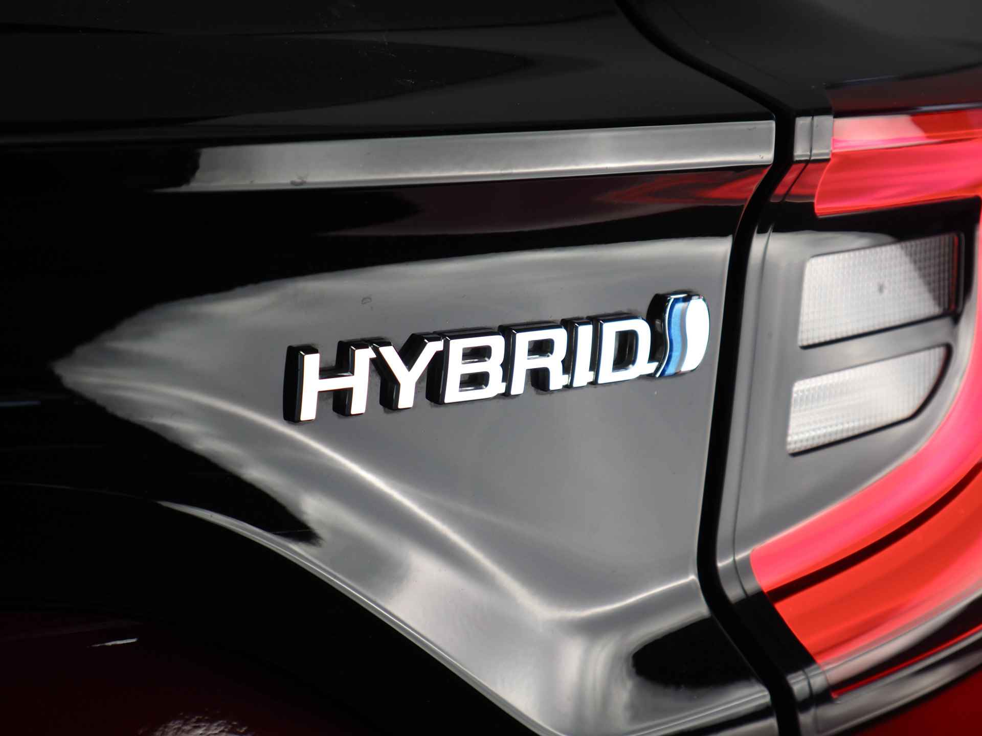 Toyota Yaris 1.5 Hybrid Active | Adaptive Cruise Control | Botsherkenning | Stoelverwarming | Stuurwielverwarmd | Lane Assist | Apple CarPlay/ Android Auto | Achteruitrijcamera | Climate Control | DAB | Grootlichtassistent - 5/32