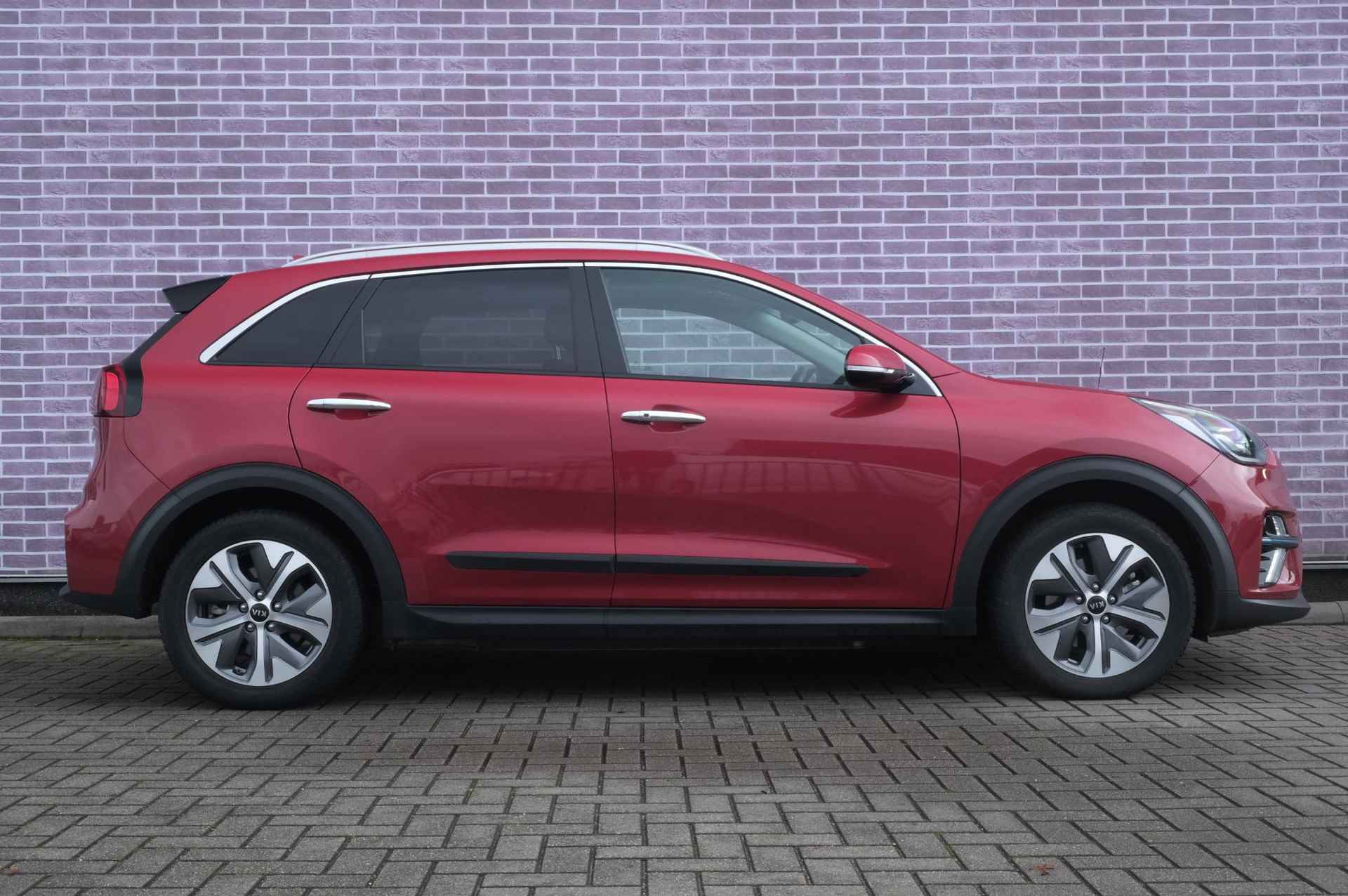 Kia e-Niro ExecutiveLine 64 kWh | Navi | Stoel/Stuurwiel Verwarming | Navi | Trekhaak | Leder | Adaptive Cruise Control | Elektrische Memory Stoelen | JBL | - 15/37