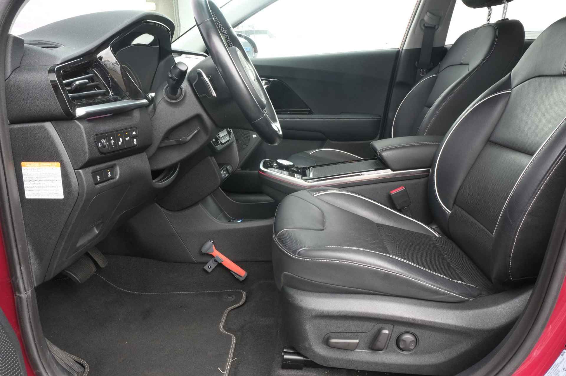 Kia e-Niro ExecutiveLine 64 kWh | Navi | Stoel/Stuurwiel Verwarming | Navi | Trekhaak | Leder | Adaptive Cruise Control | Elektrische Memory Stoelen | JBL | - 34/37