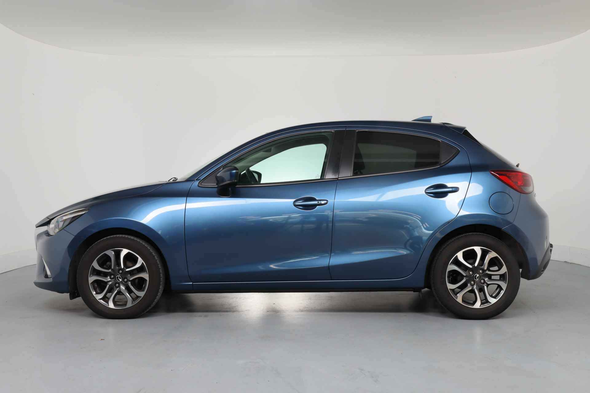 Mazda 2 1.5 Skyactiv-G GT-M | Trekhaak | Climate Control | HUD | Camera | Stoelverwarming | Navigatie | Parkeersensoren | Lichtmetalen v - 25/38