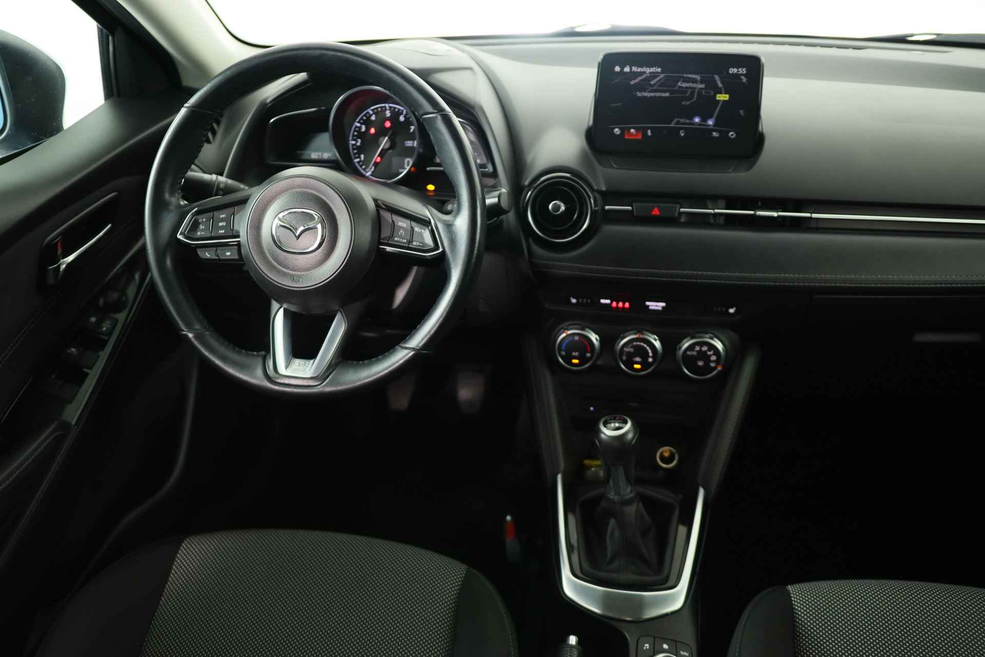 Mazda 2 1.5 Skyactiv-G GT-M | Trekhaak | Climate Control | HUD | Camera | Stoelverwarming | Navigatie | Parkeersensoren | Lichtmetalen v - 29/38