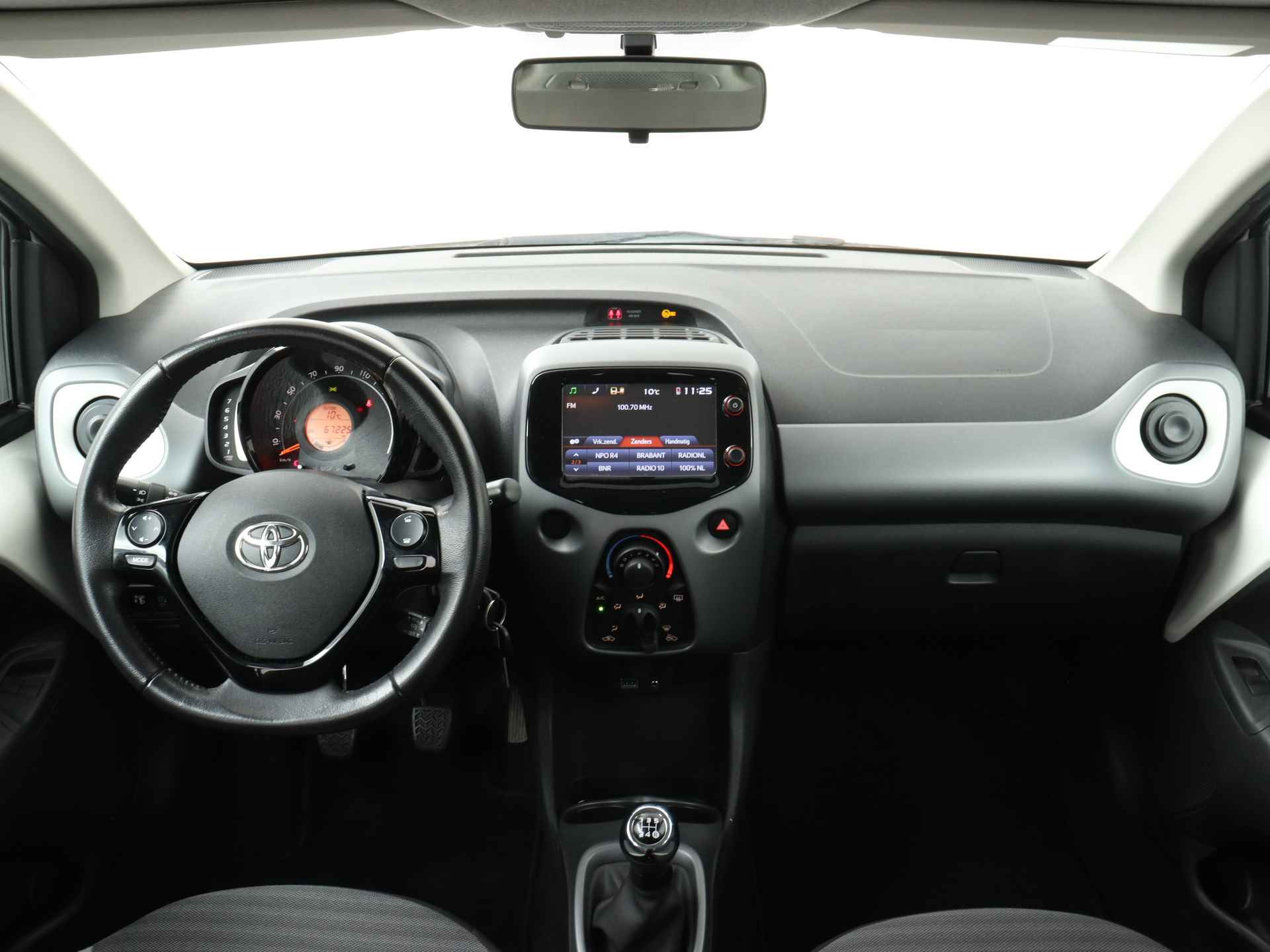 Toyota Aygo 1.0 VVT-i x-play | Cabrio | Camera | Bluetooth | Airco | - 6/42