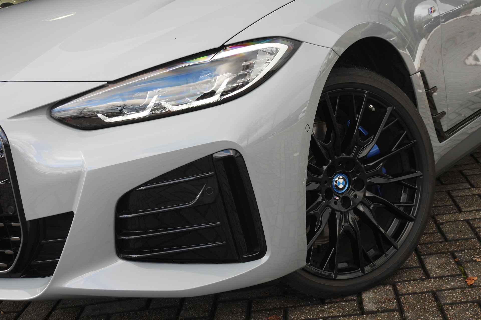 BMW i4 M50 High Executive / Schuif-kanteldak / Parking Assistant Plus / Comfort Access / Adaptief M Onderstel / Live Cockpit Professional - 6/51