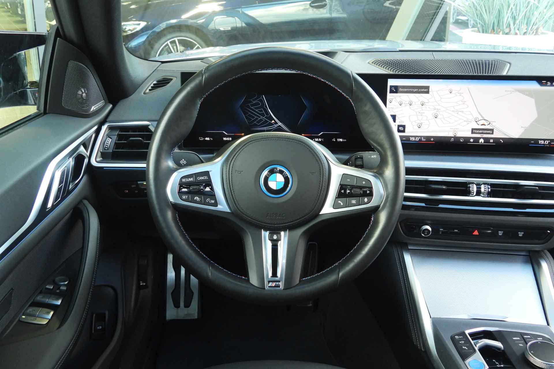 BMW i4 M50 High Executive / Schuif-kanteldak / Parking Assistant Plus / Comfort Access / Adaptief M Onderstel / Live Cockpit Professional - 36/51